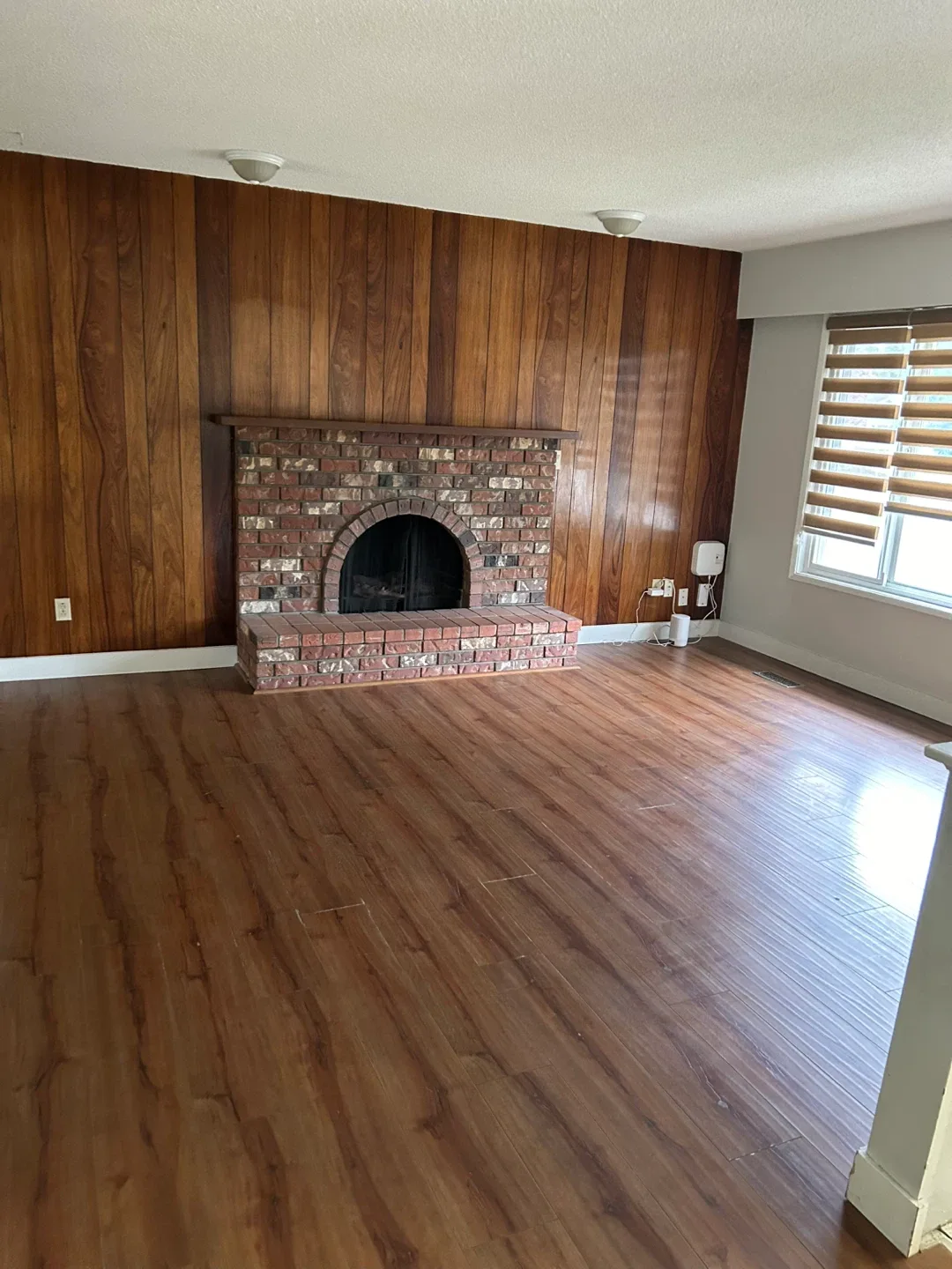 3 bedroom and 1and half washroom house for rent image indicator(6)