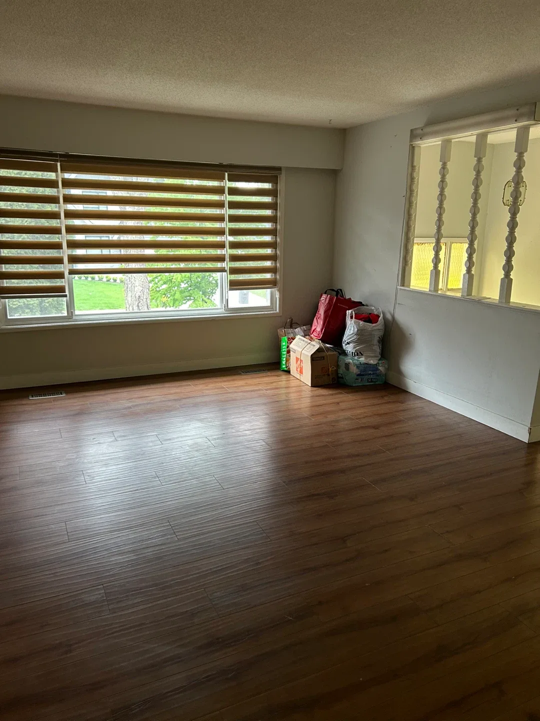 3 bedroom and 1and half washroom house for rent image indicator(7)