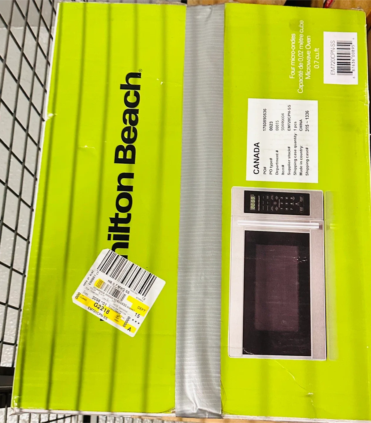 Hamilton Beach 0.7 cu.ft Microwave Oven - Slightly Used