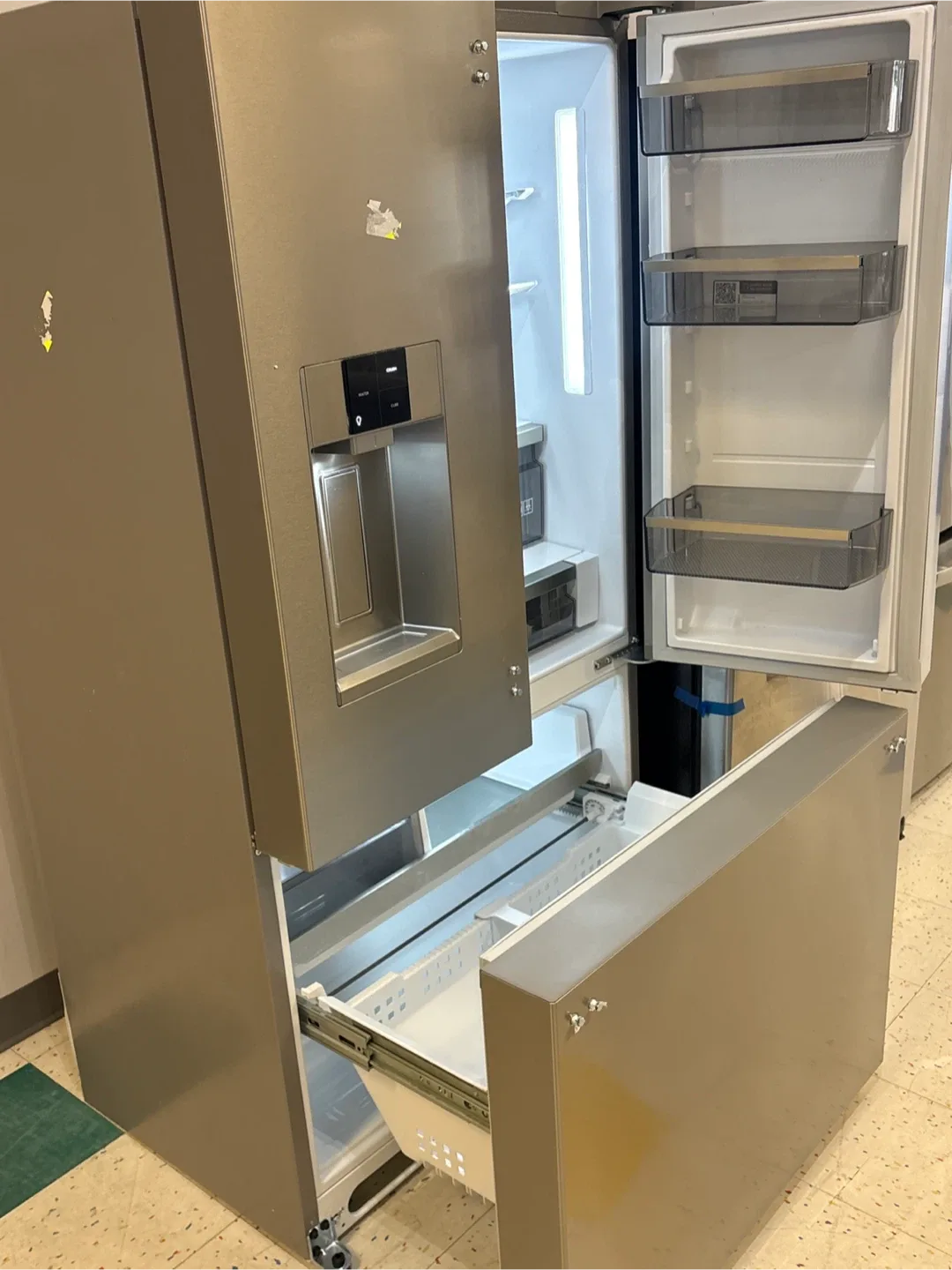 Frigidaire Professional French Door Refrigerator image indicator(7)