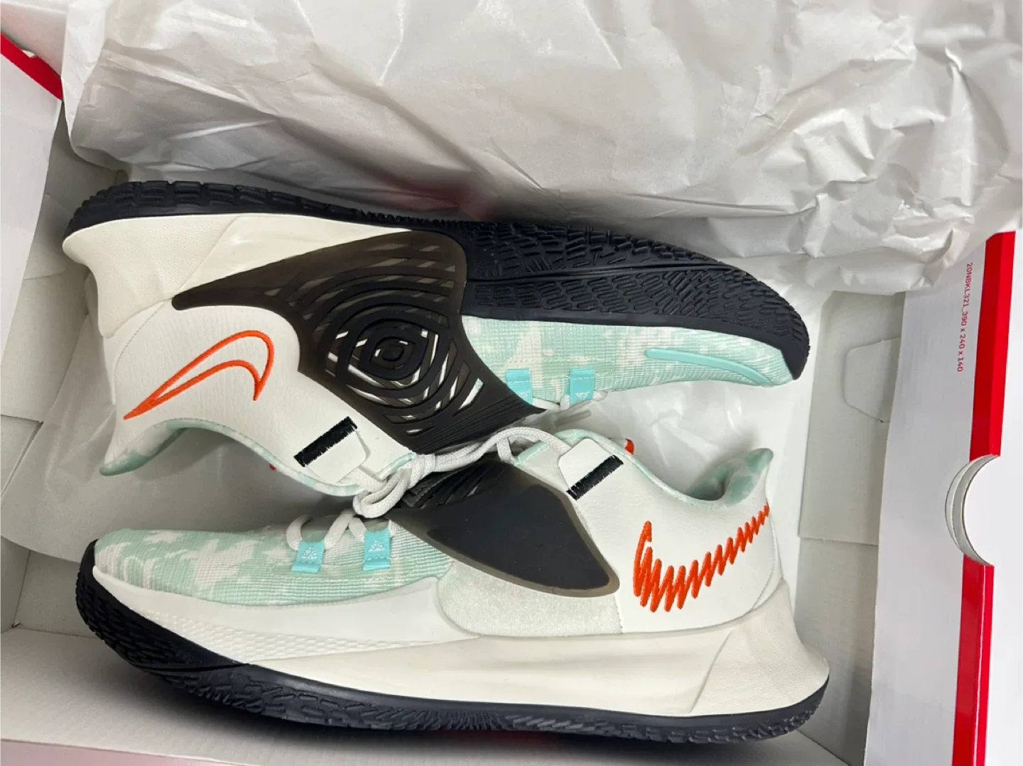 Nike Kyrie Low 3 White/Orange Size 13 image indicator(3)