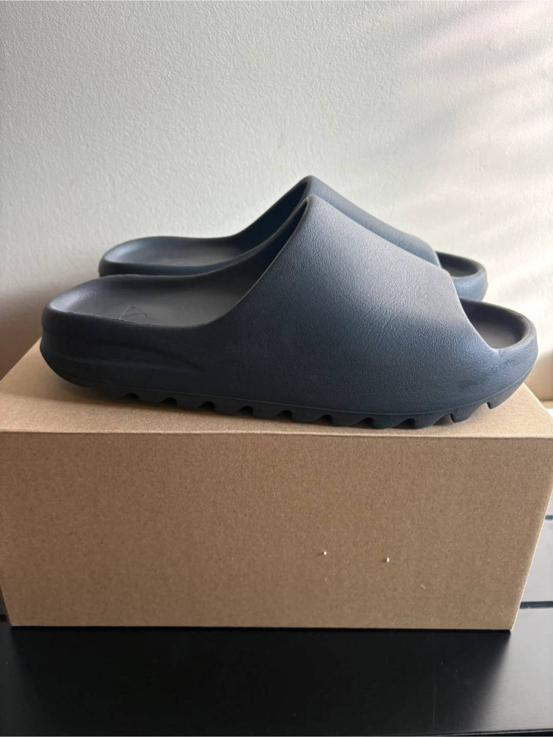 Onyx Yeezy Slides Men’s Sz 12