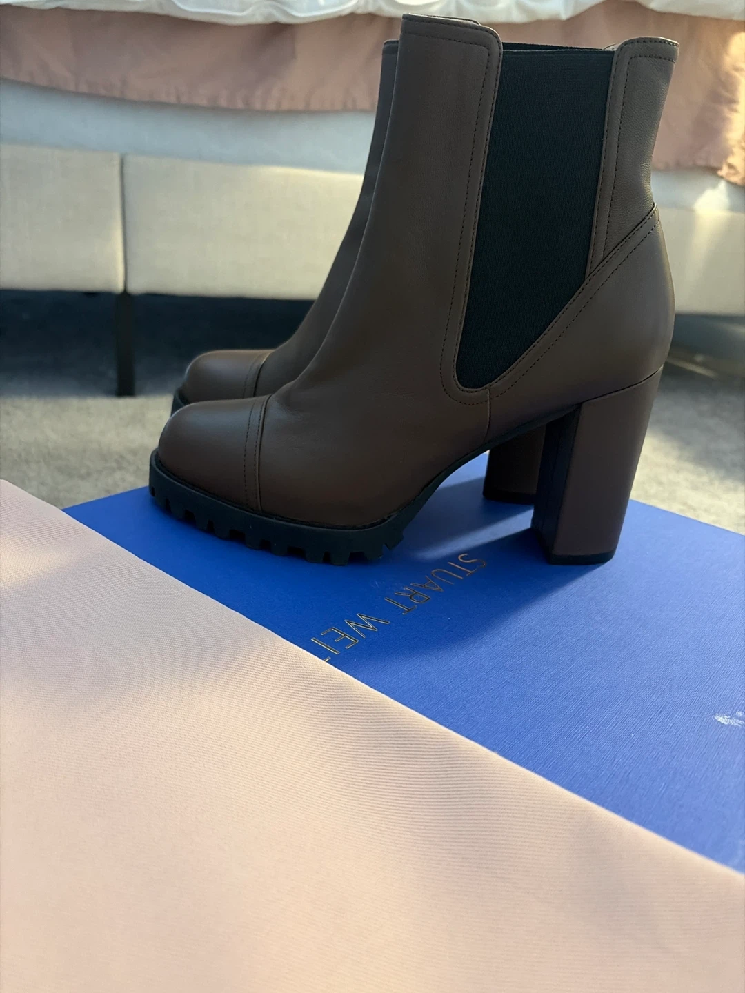 Stuart Weitzman Brown Leather Chelsea Boots - photo 2