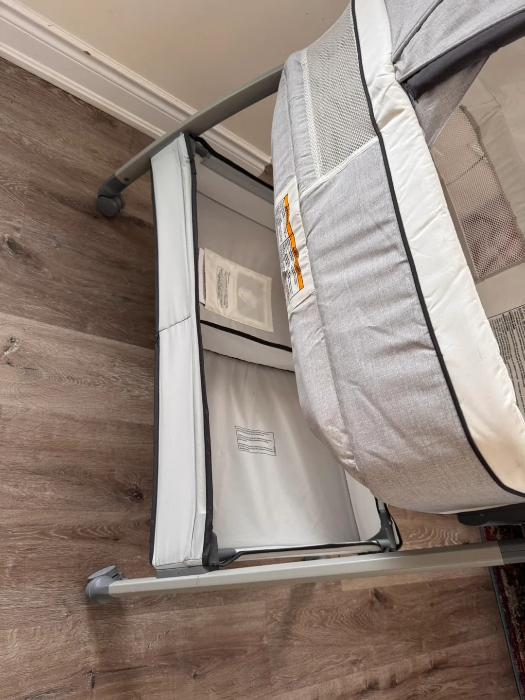 Graco Dream Suite Bassinet + Changer image indicator(5)