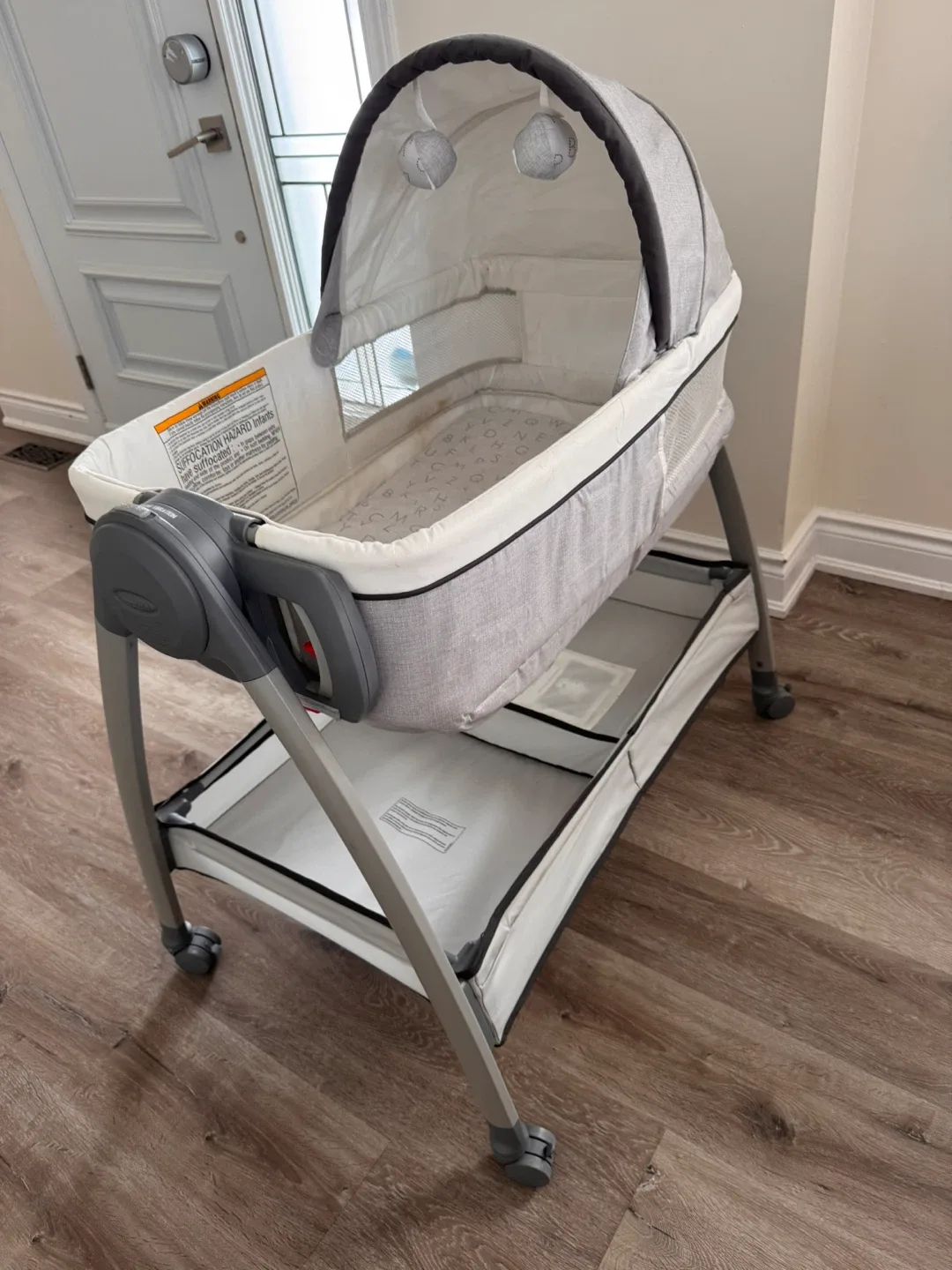 Graco Dream Suite Bassinet + Changer image indicator(3)