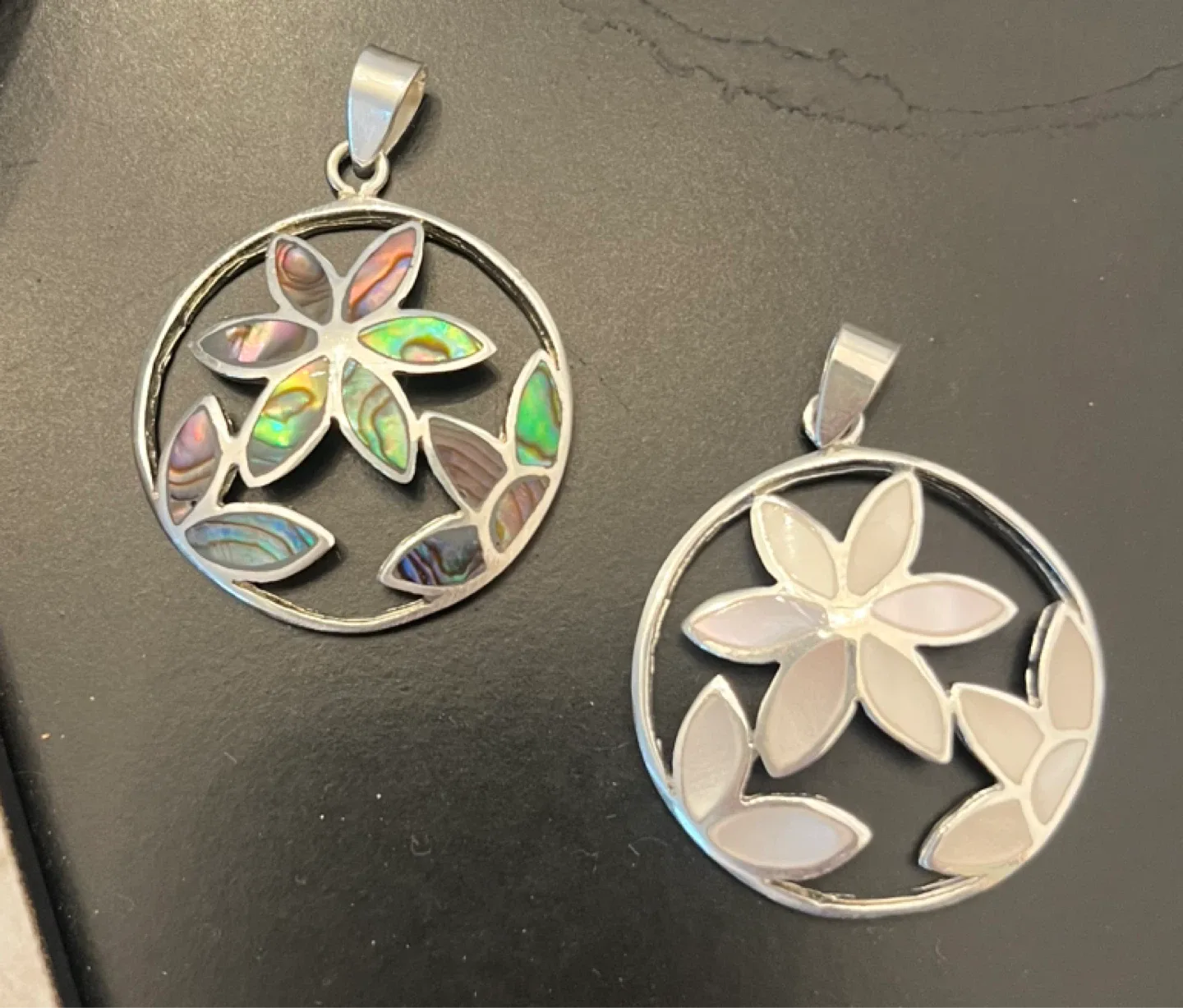 Circular flower pendants - silver stamped 925 (priced per item)