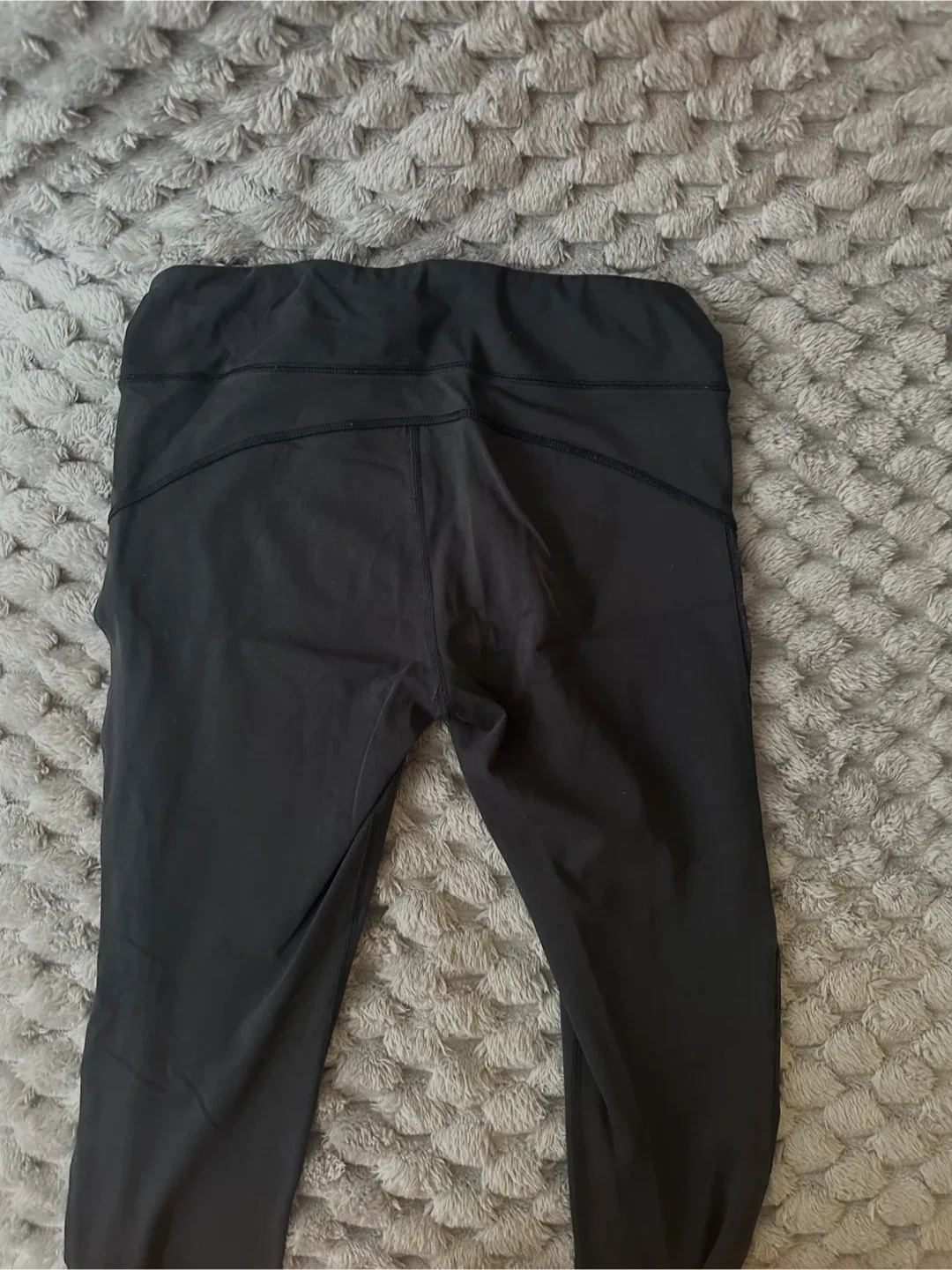 Under Armour Women's Black Leggings image indicator(2)