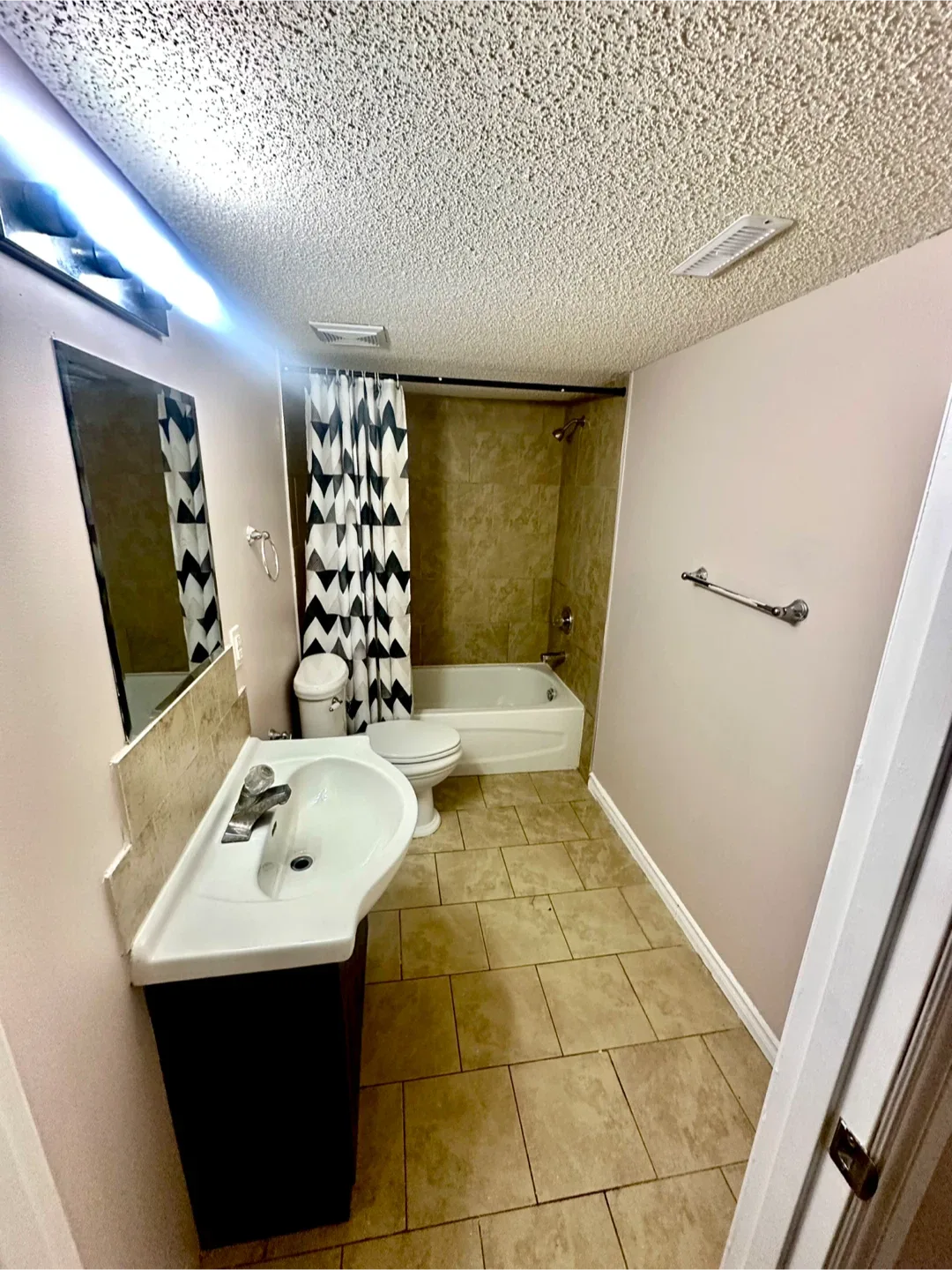 Renting Basement image indicator(9)