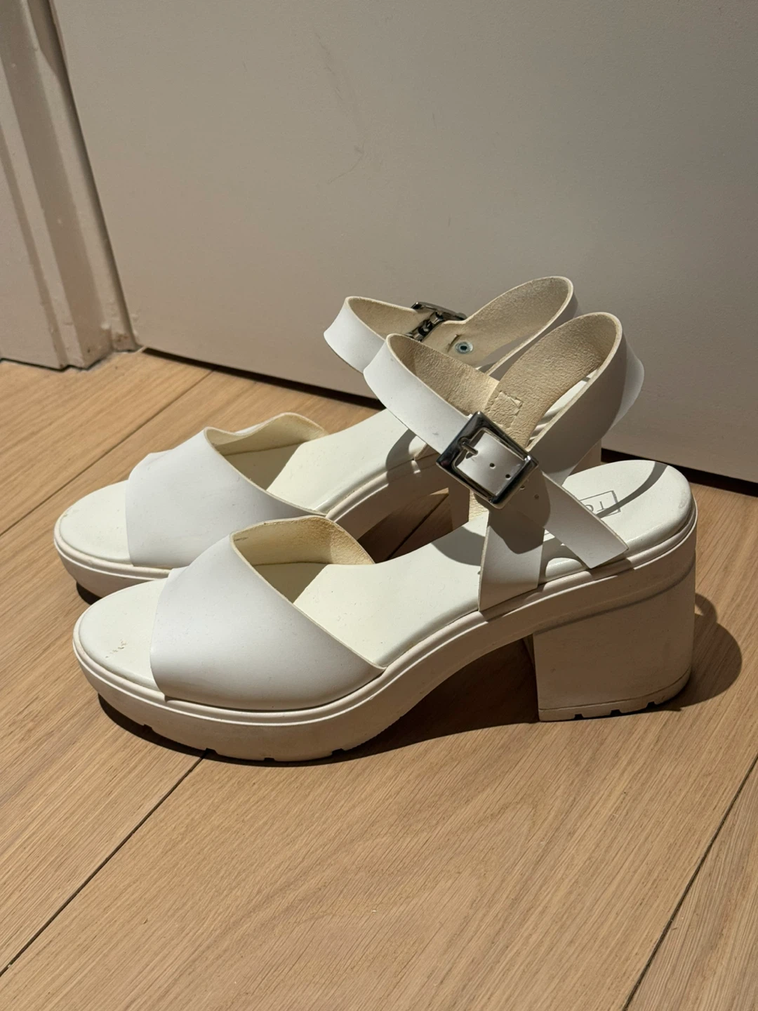 Topshop White Platform Sandals - photo 2