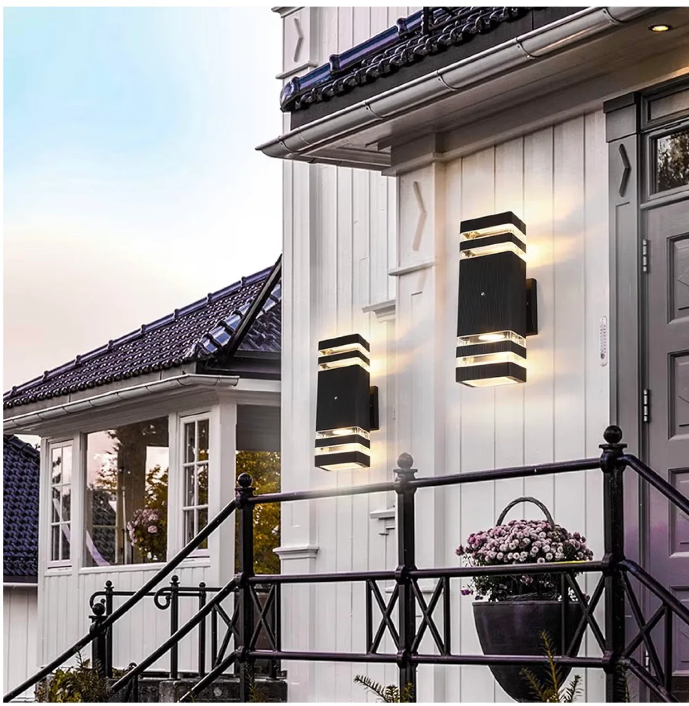 BRAND NEW Outdoor Wall Light Fixture  #Cleanout