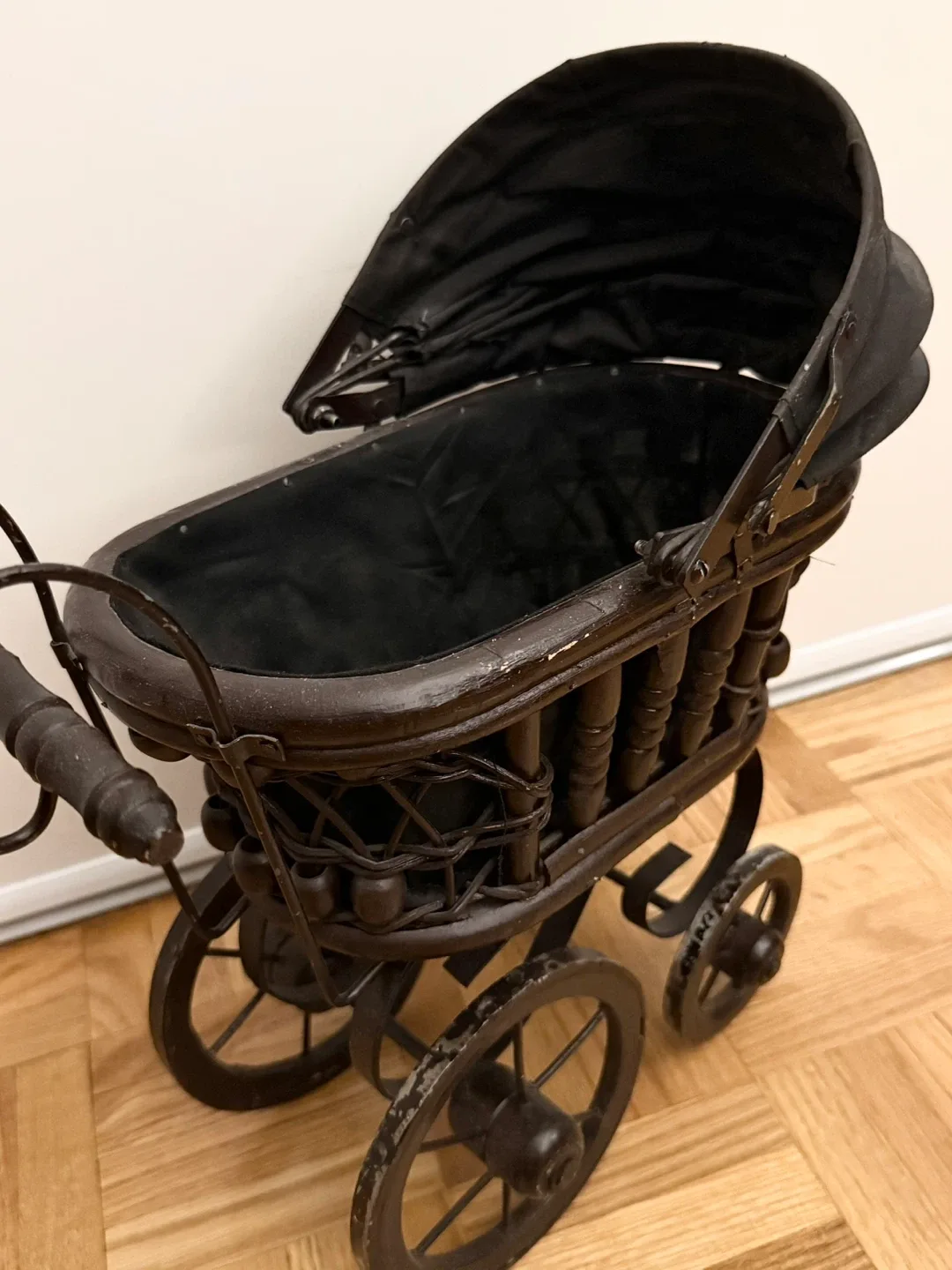 Small Antique Vintage Victorian Wooden Doll Carriage Stroller image indicator(3)