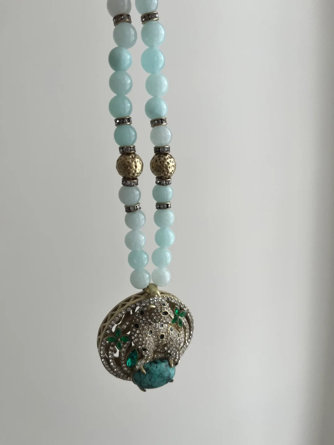 Beaded Necklace with Leopard Pendant image indicator(6)