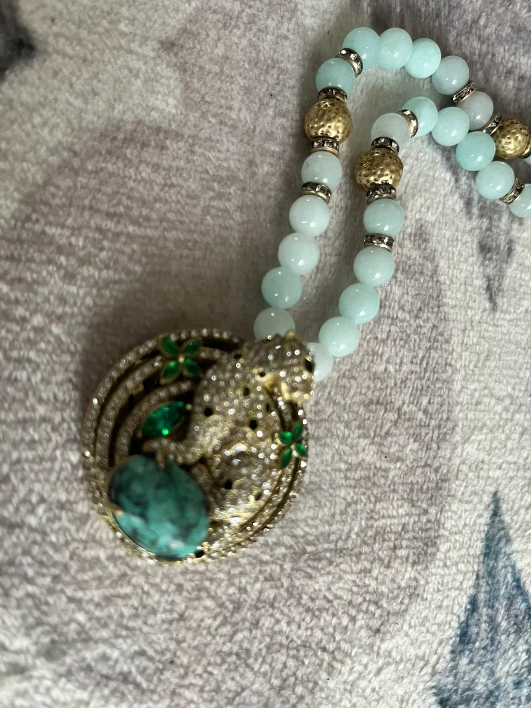 Beaded Necklace with Leopard Pendant image indicator(4)