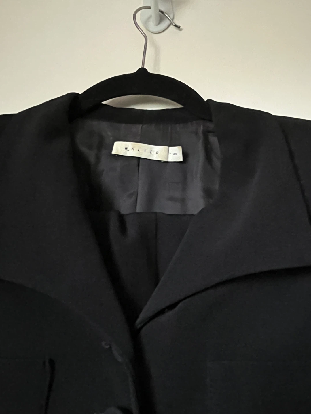 Beautiful black suit - photo 3