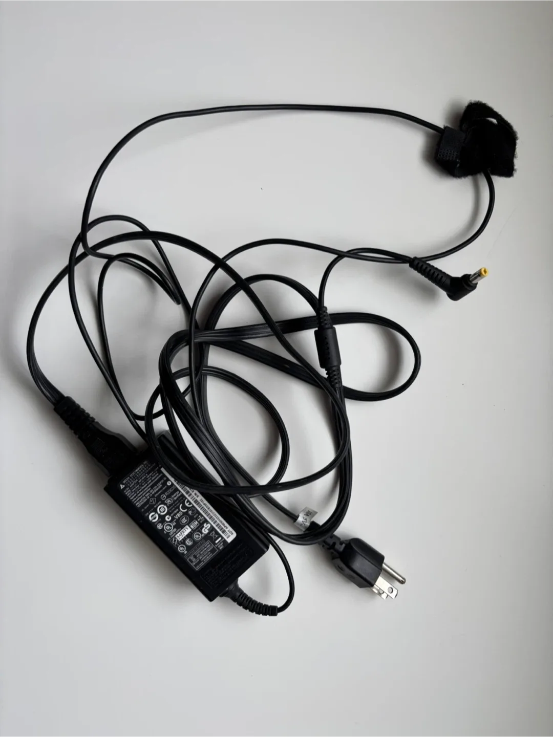 Delta Electronics ADP-65VH B AC Adapter