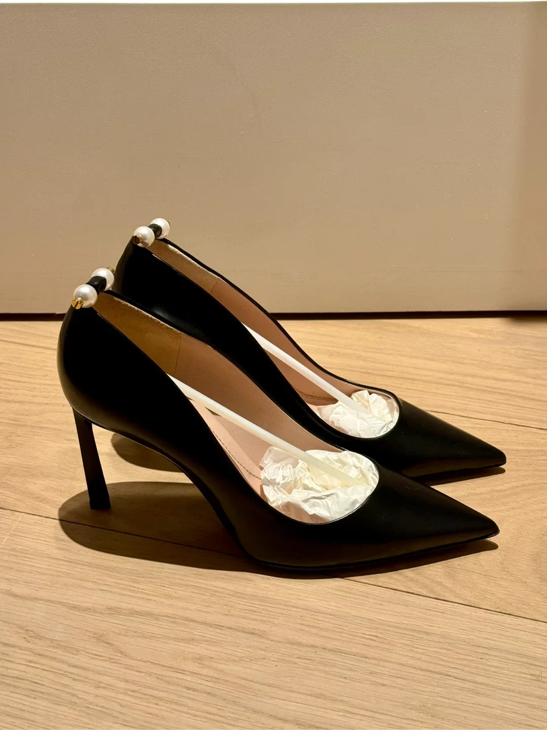 NEW! LANVIN PEARL PUMPS BLACK LEATHER POINTED TOE HEELS
