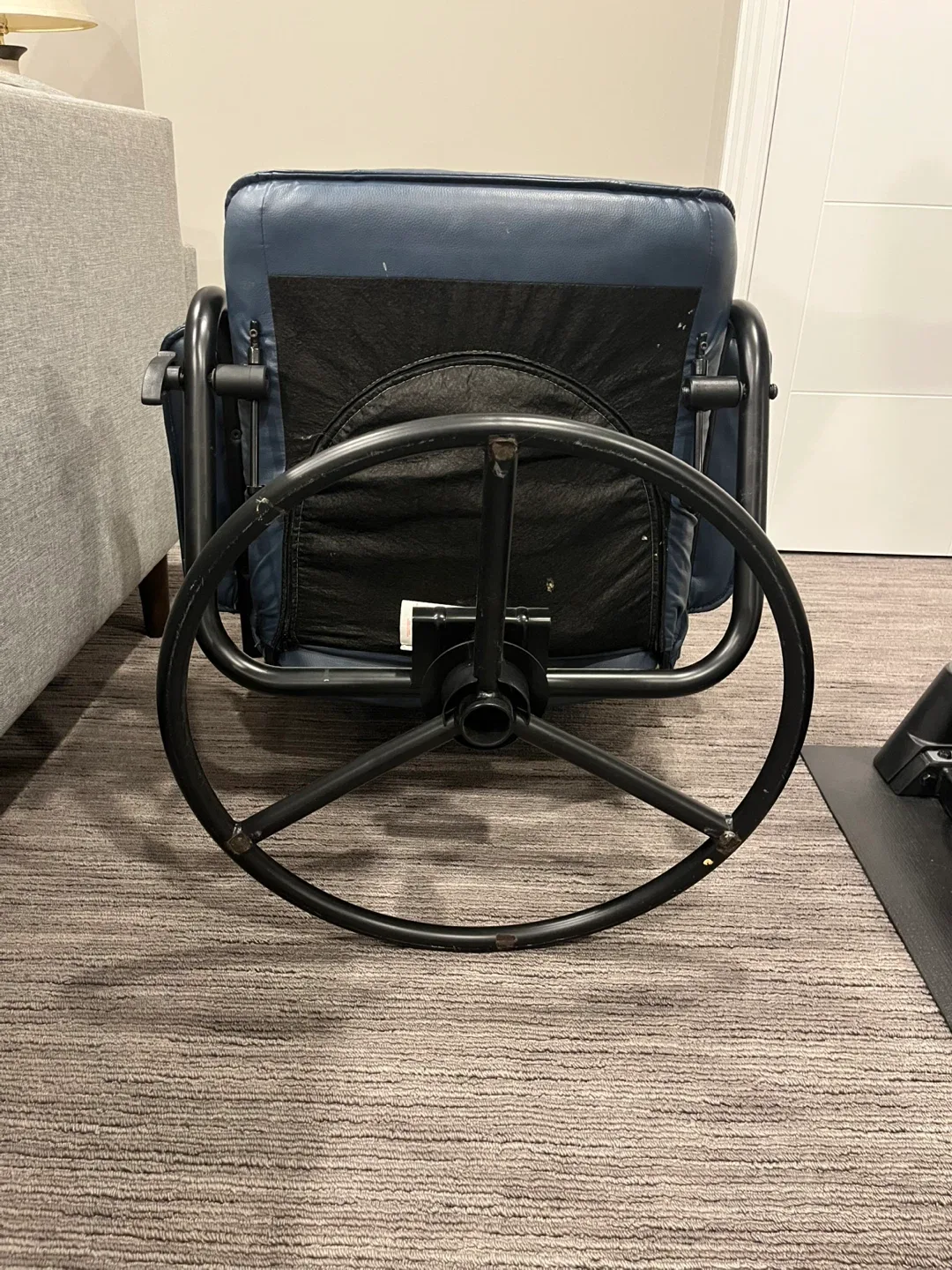 Blue Leather Chair image indicator(4)