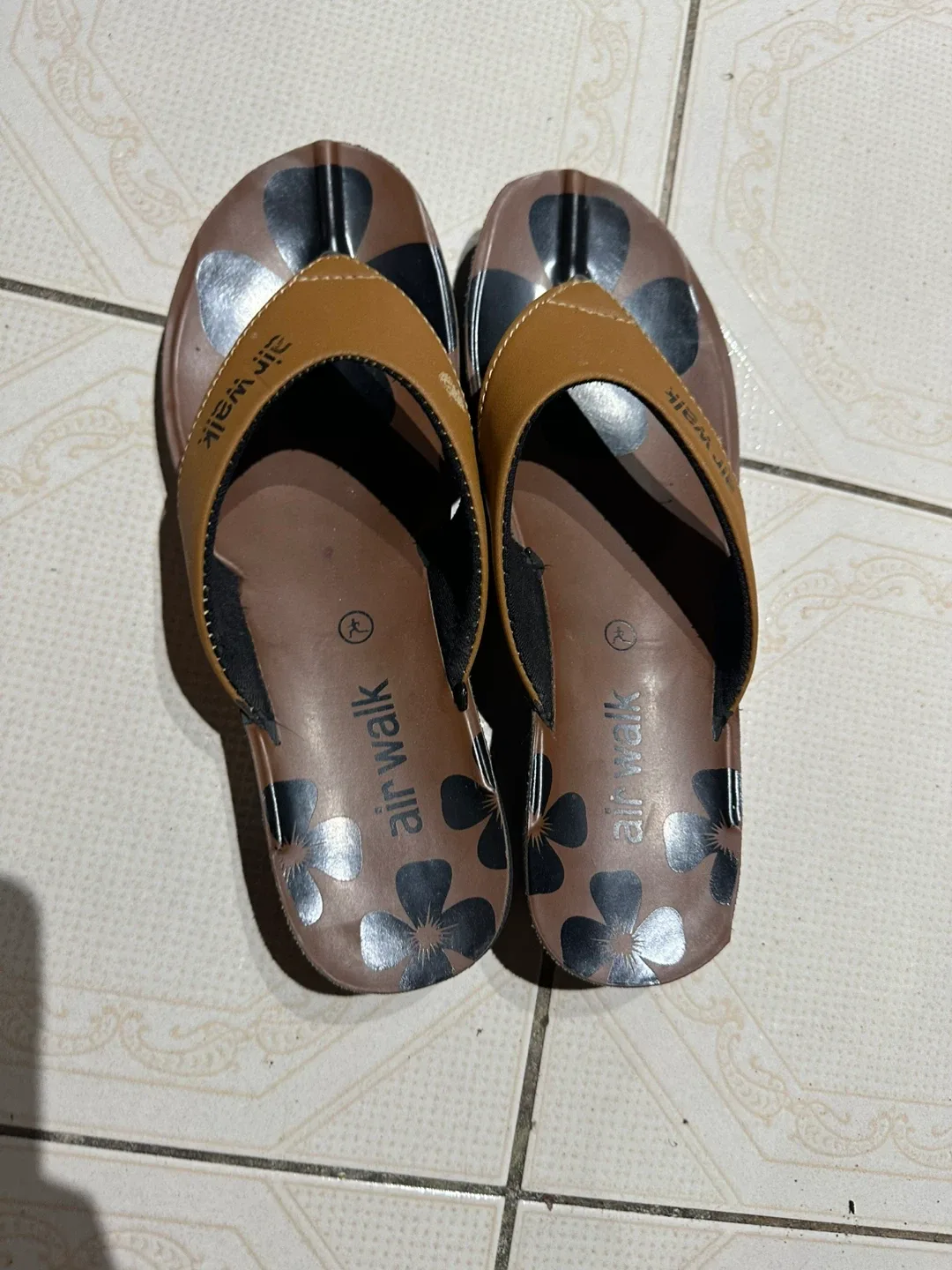 Airwalk Brown Flower Flip Flops