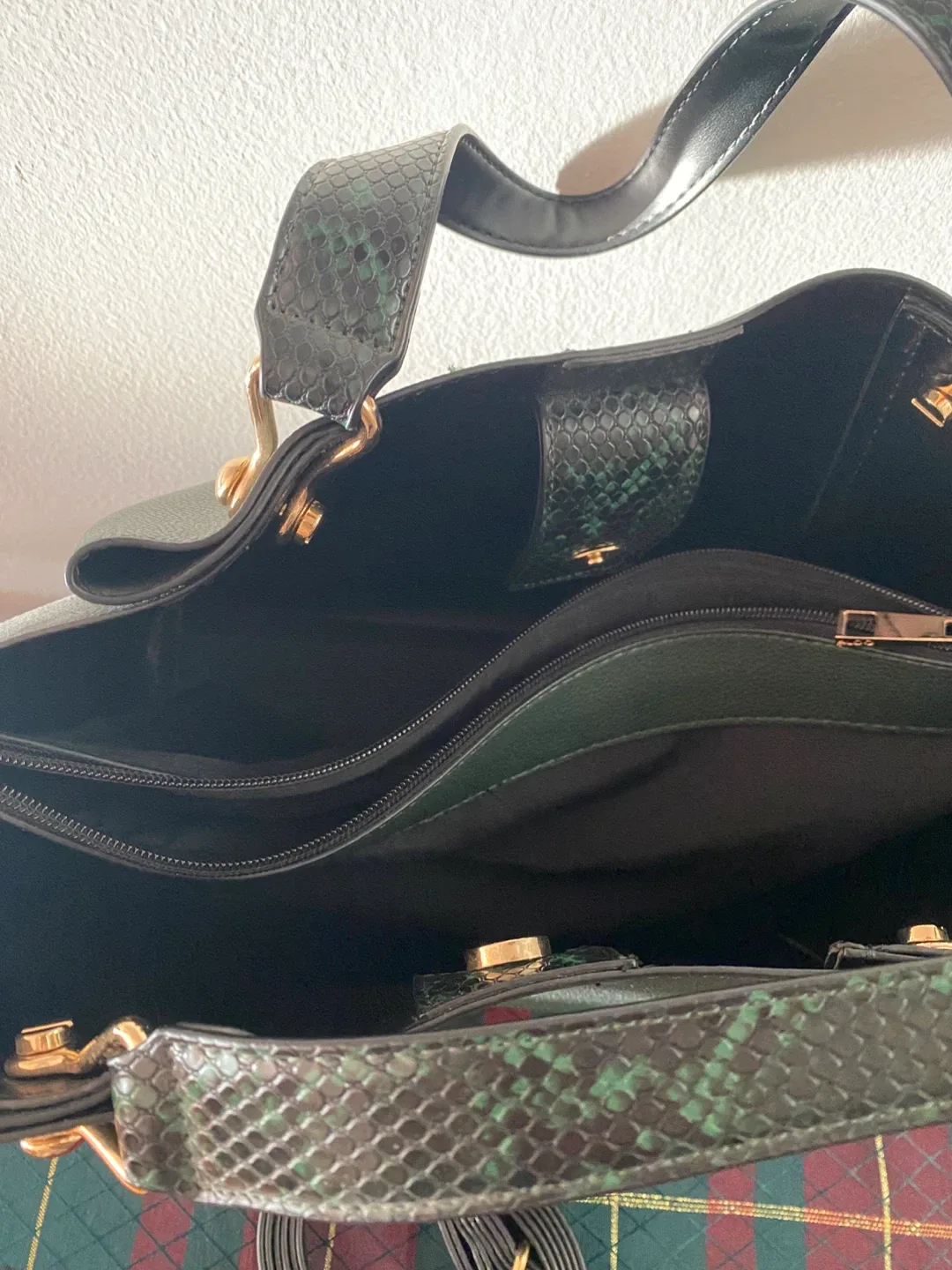 ALDO Green Tote Bag #Cleanout image indicator(5)