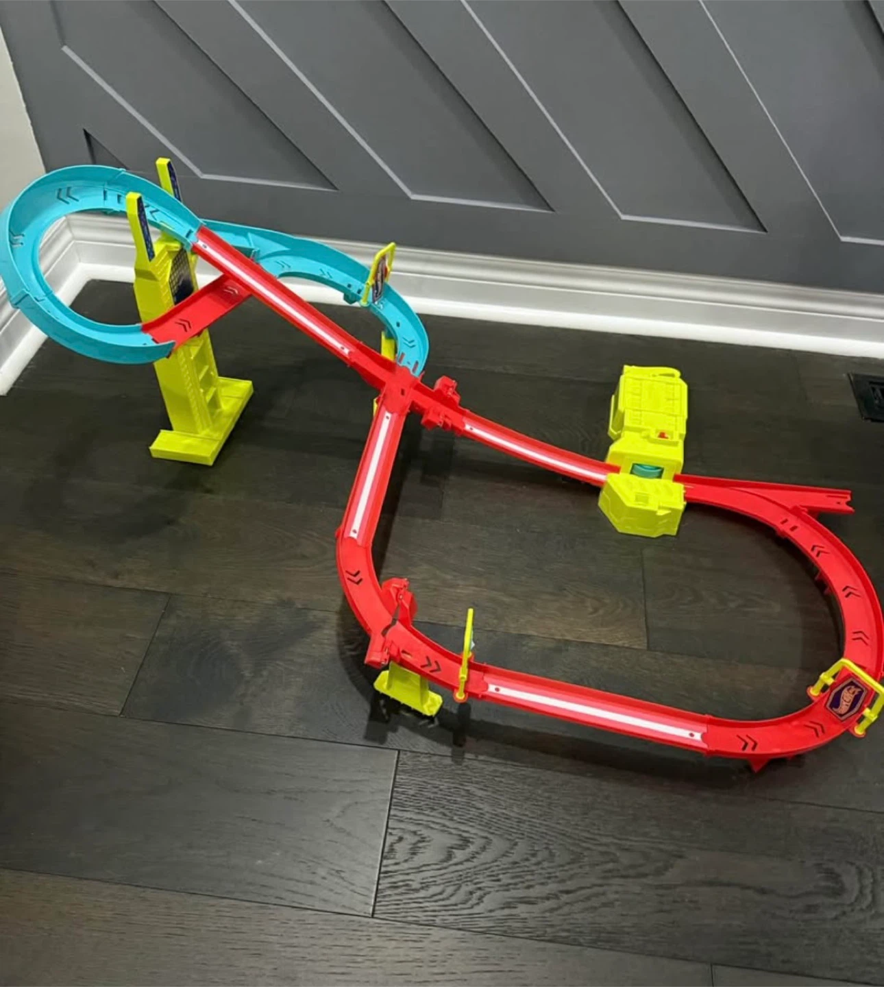 Hot Wheels Neon Skyscraper Track Set - photo 2