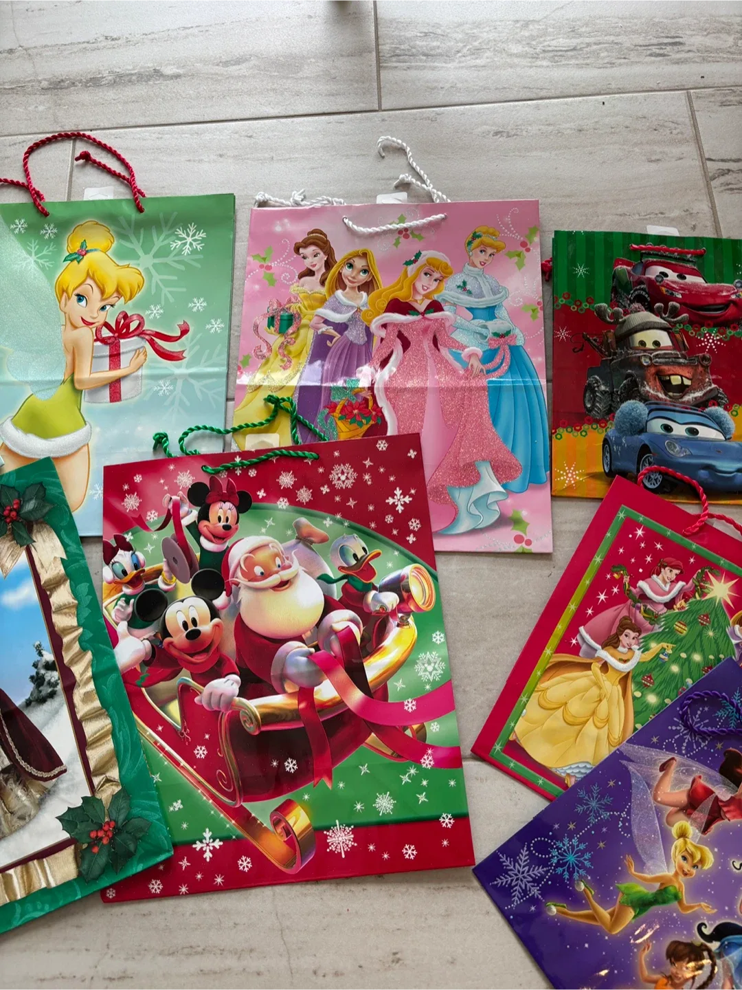 Assorted Holiday Gift Bags image indicator(3)