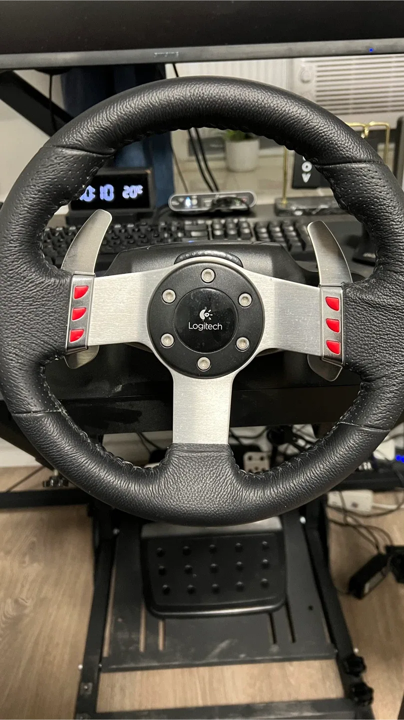 Logitech G25 Racing Wheel only!