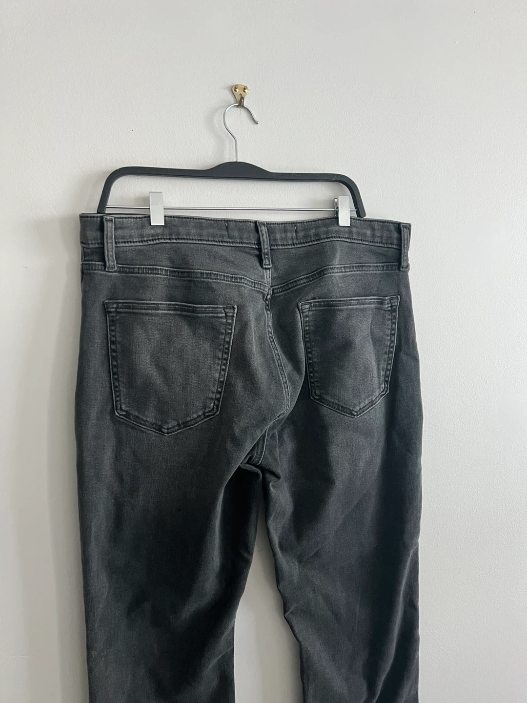 Old Navy Straight Jeans - Size 36x32 - photo 3