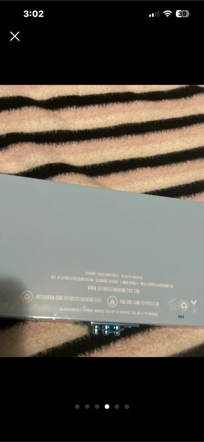 Jeffree Star Cosmetics Blue Blood Eyeshadow Palette image indicator(10)