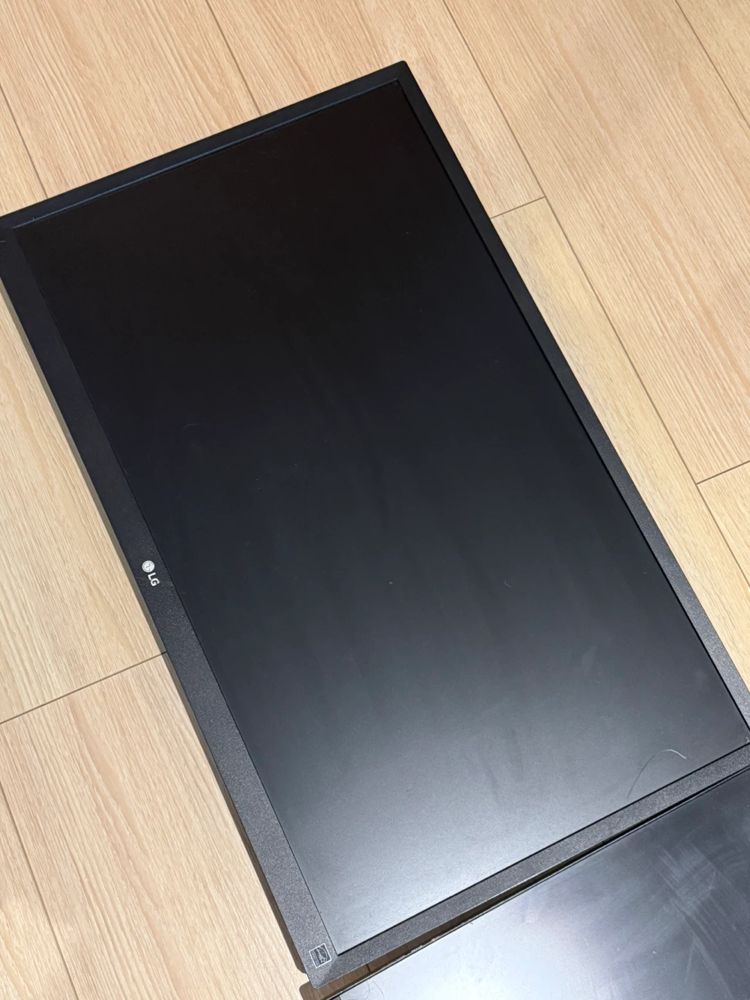2 LG Monitors with Table Mount - photo 2