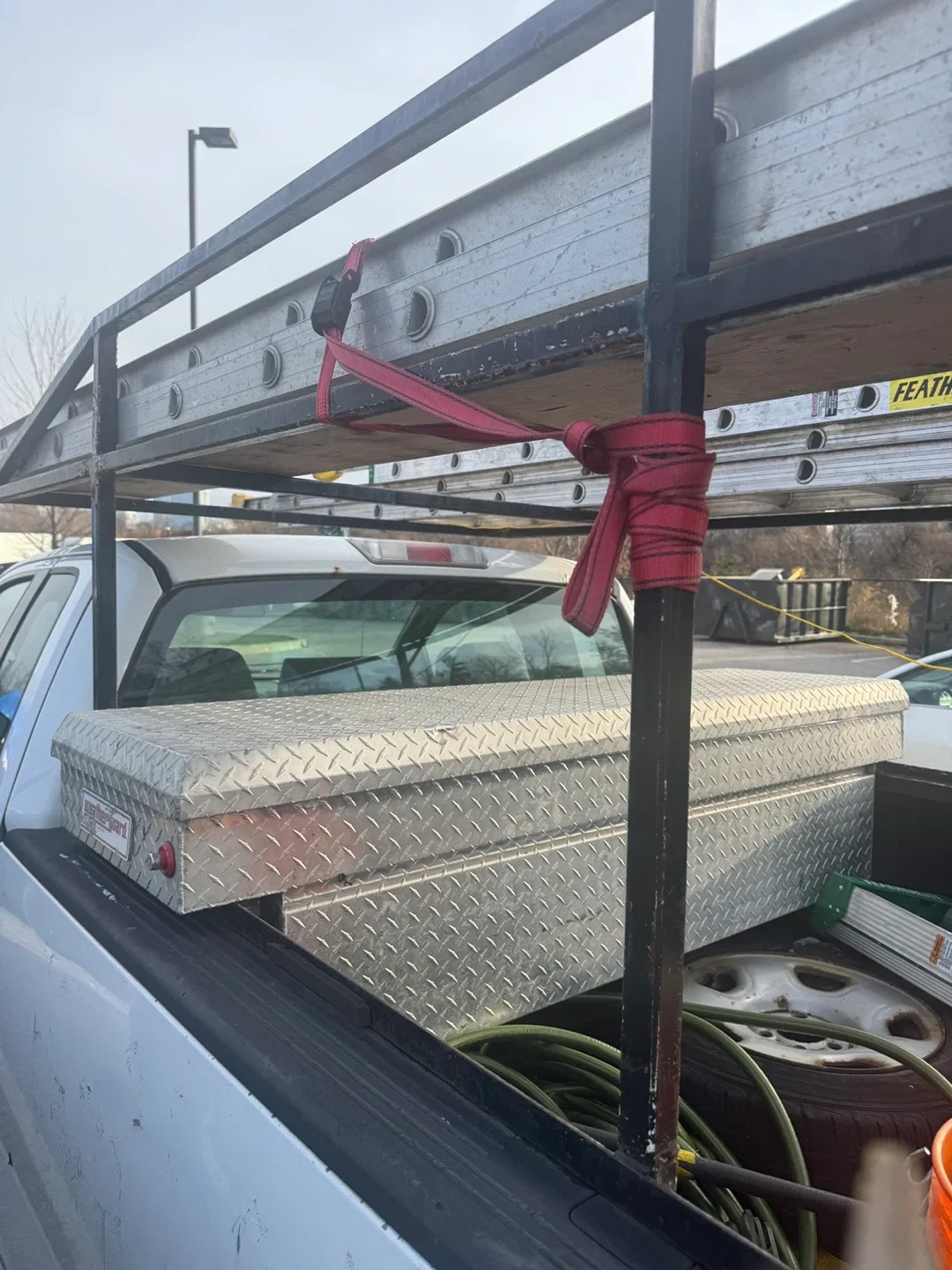 Extension ladders 24ft and 32ft image indicator(2)