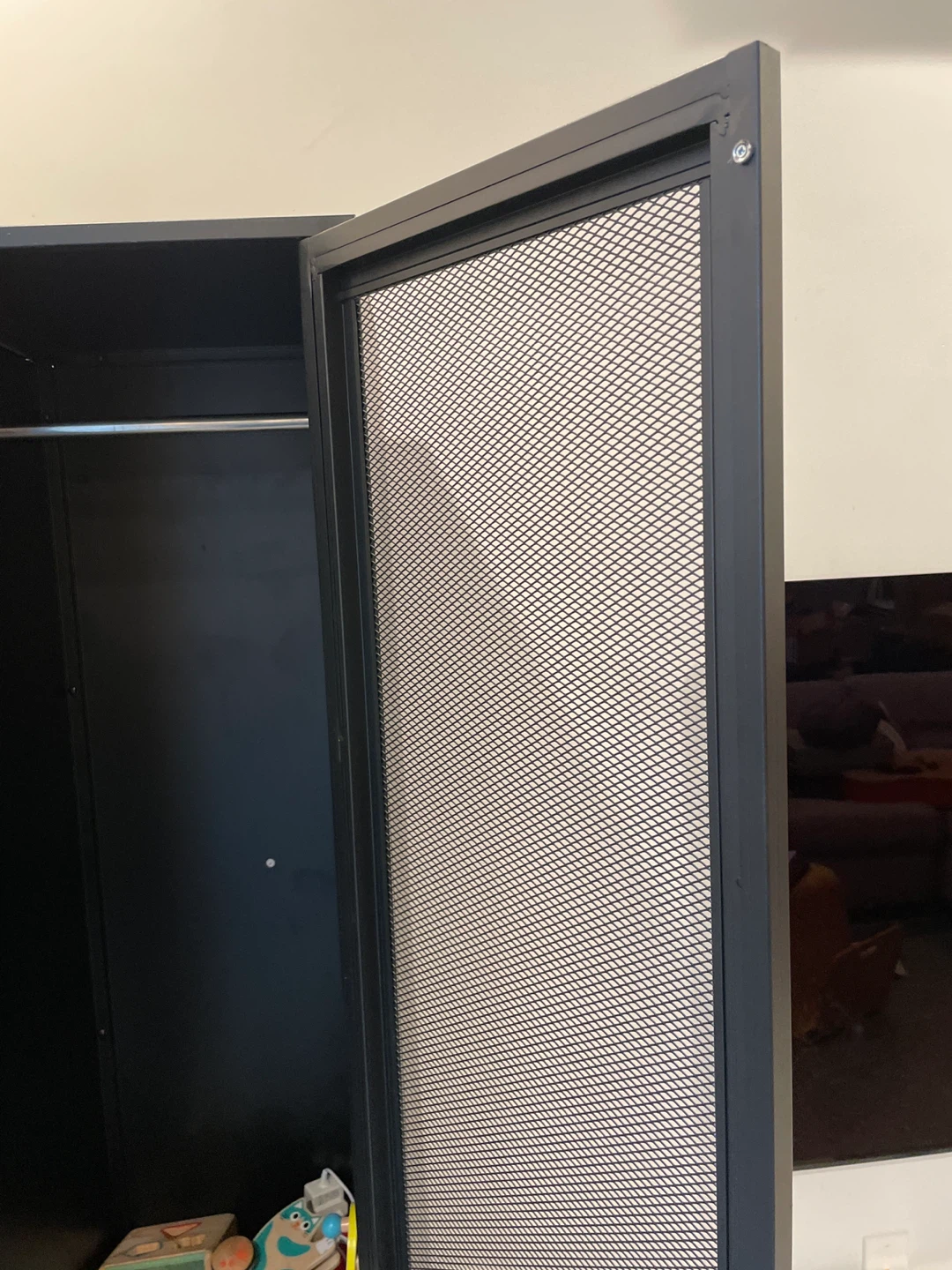 Tall storage cabinet with selves and rod for clothes - photo 4