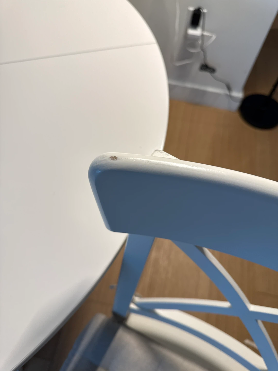 IKEA Ingatorp White Round Extendable Table & 4 Chairs - photo 3