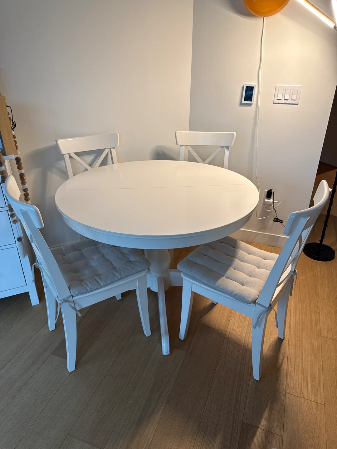 IKEA Ingatorp White Round Extendable Table & 4 Chairs