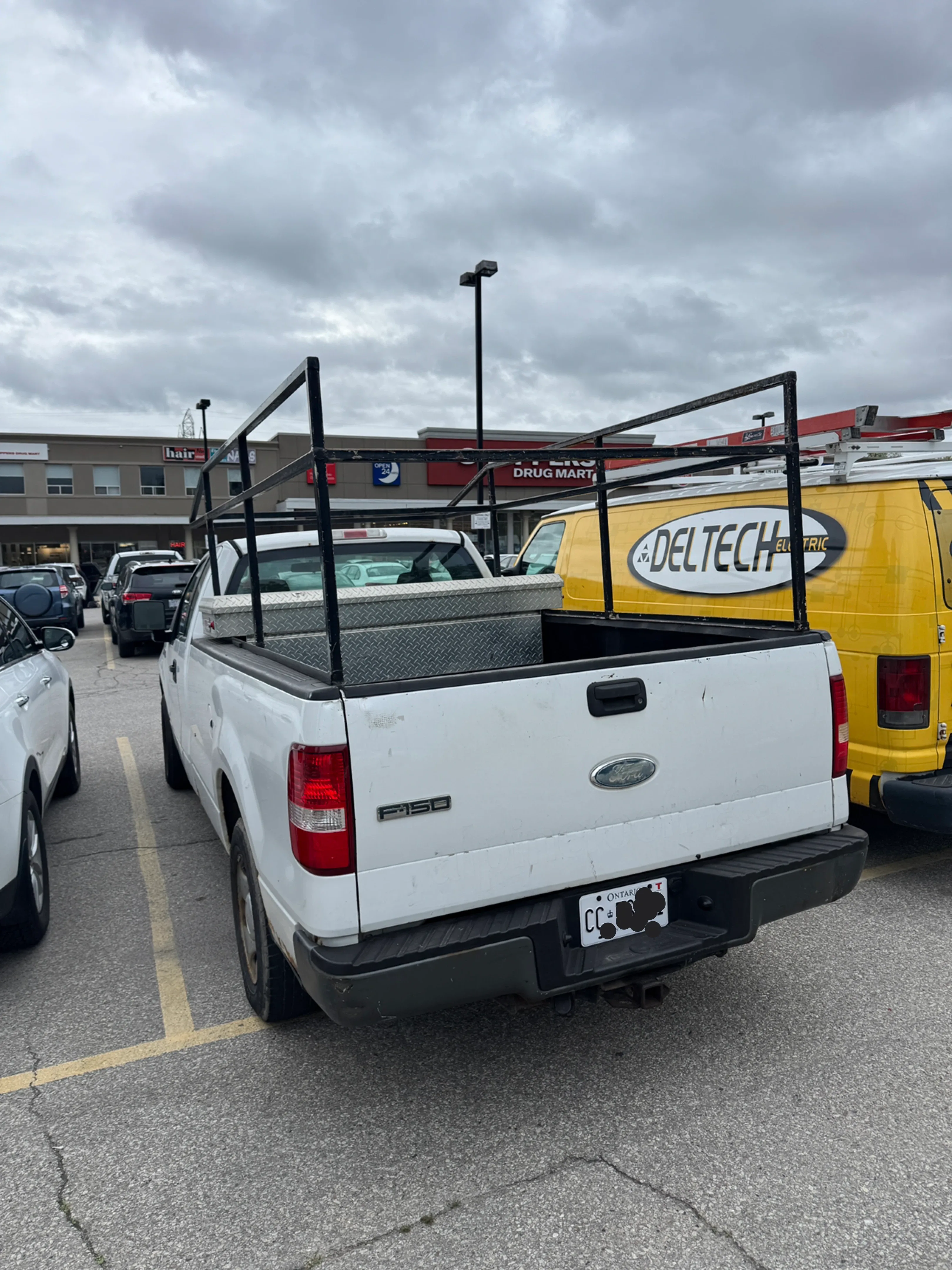 Ford F-150 Truck with Rack and Toolbox image indicator(2)