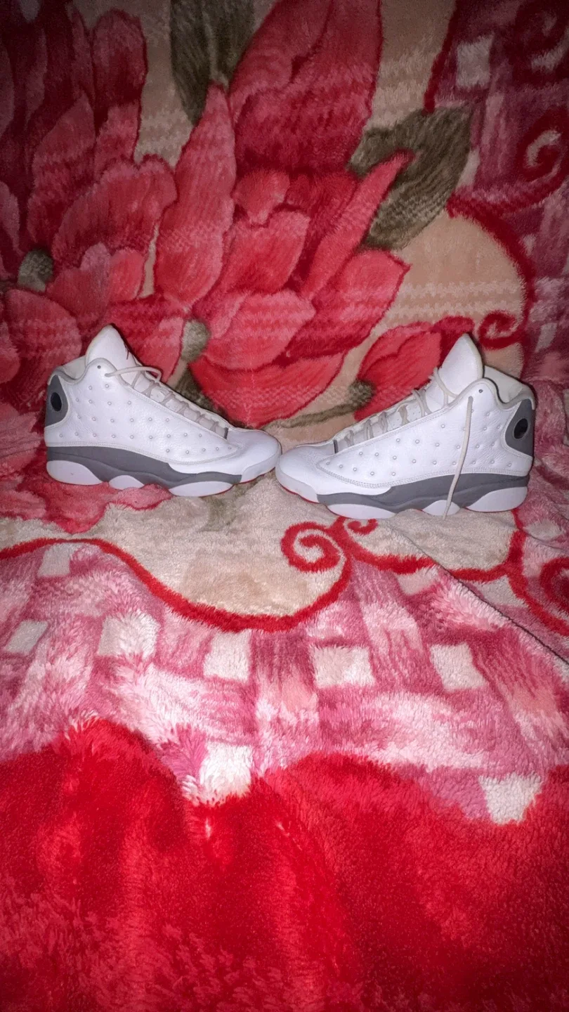 Air Jordan 13 Retro White Grey image indicator(3)