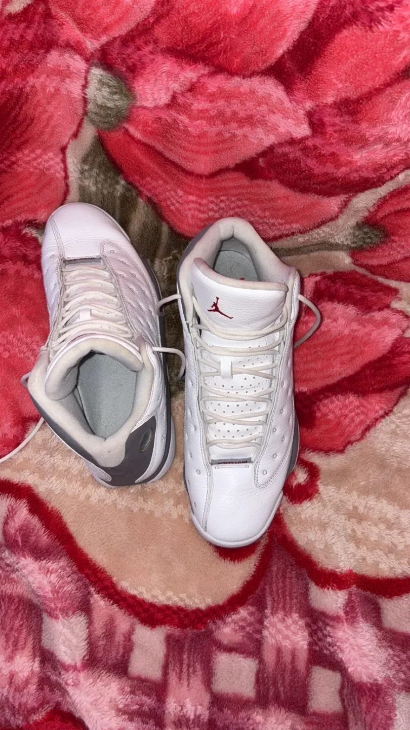 Air Jordan 13 Retro White Grey