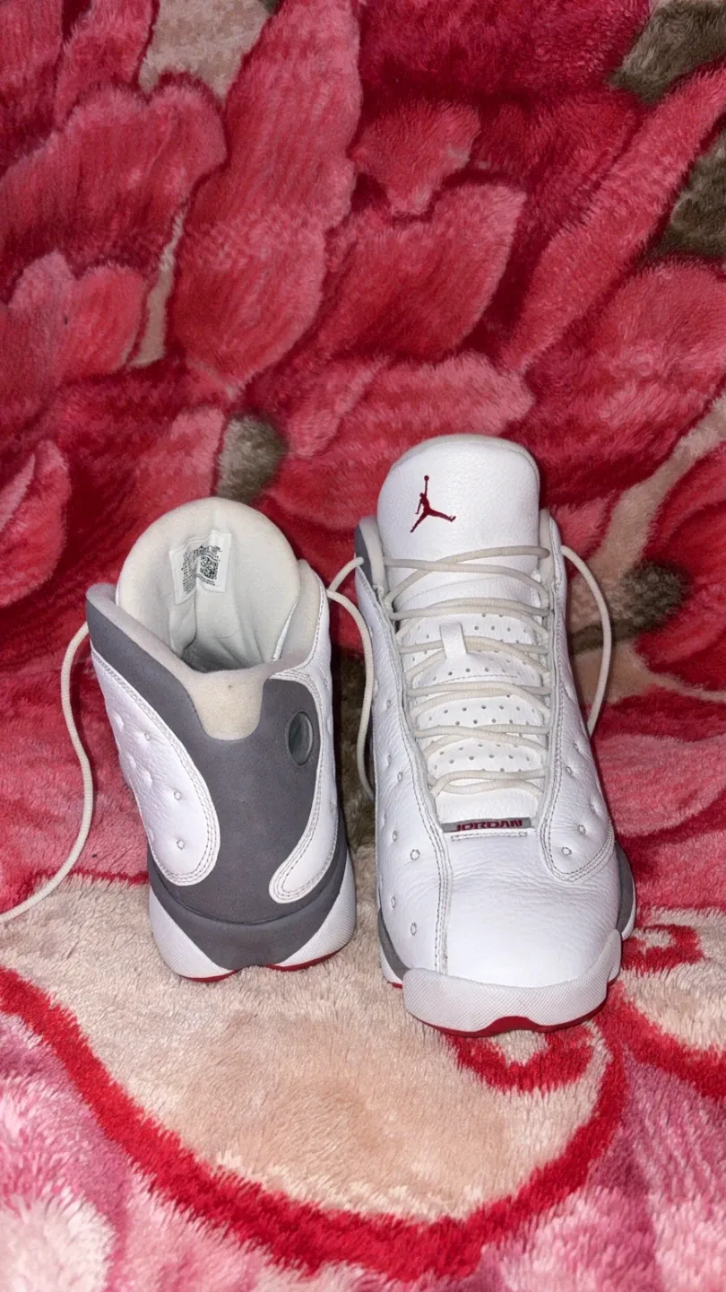 Air Jordan 13 Retro White Grey image indicator(2)