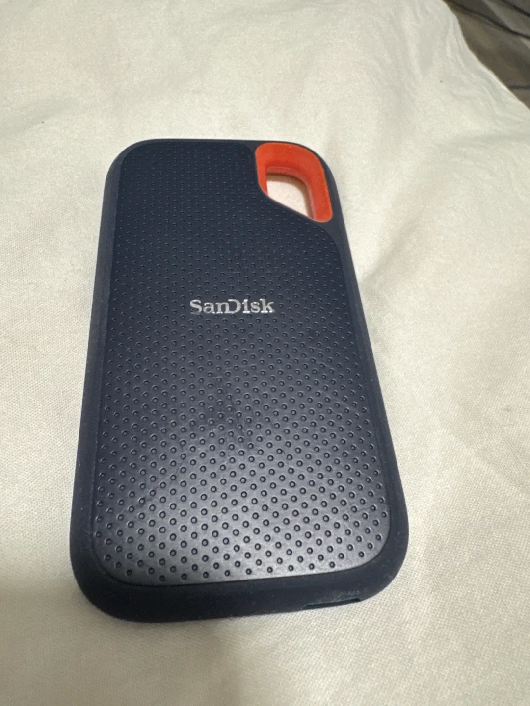 SanDisk 4TB Extreme Portable SSD - Like New! image indicator(3)