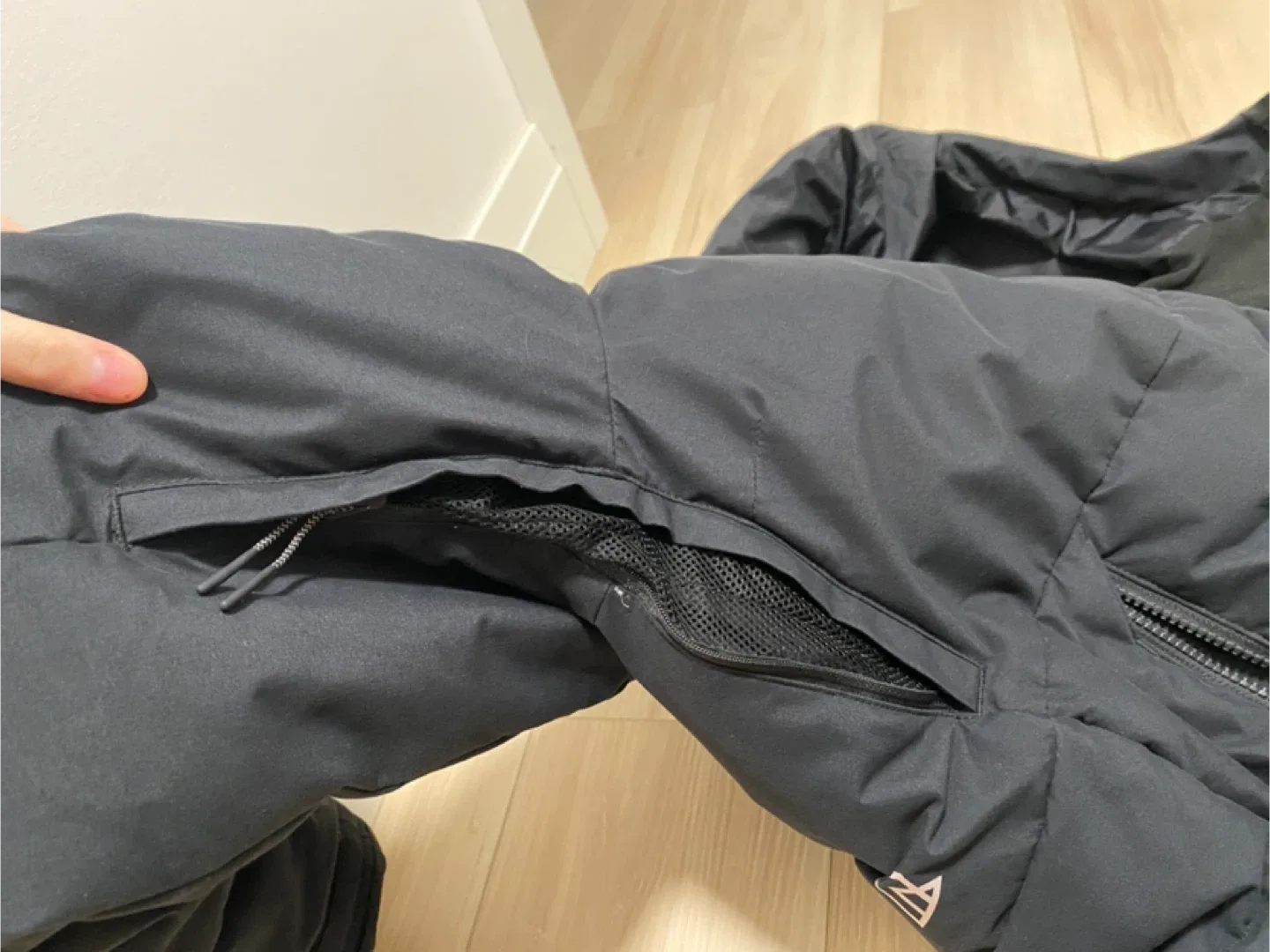 Ripzone Black Puffer Jacket image indicator(4)