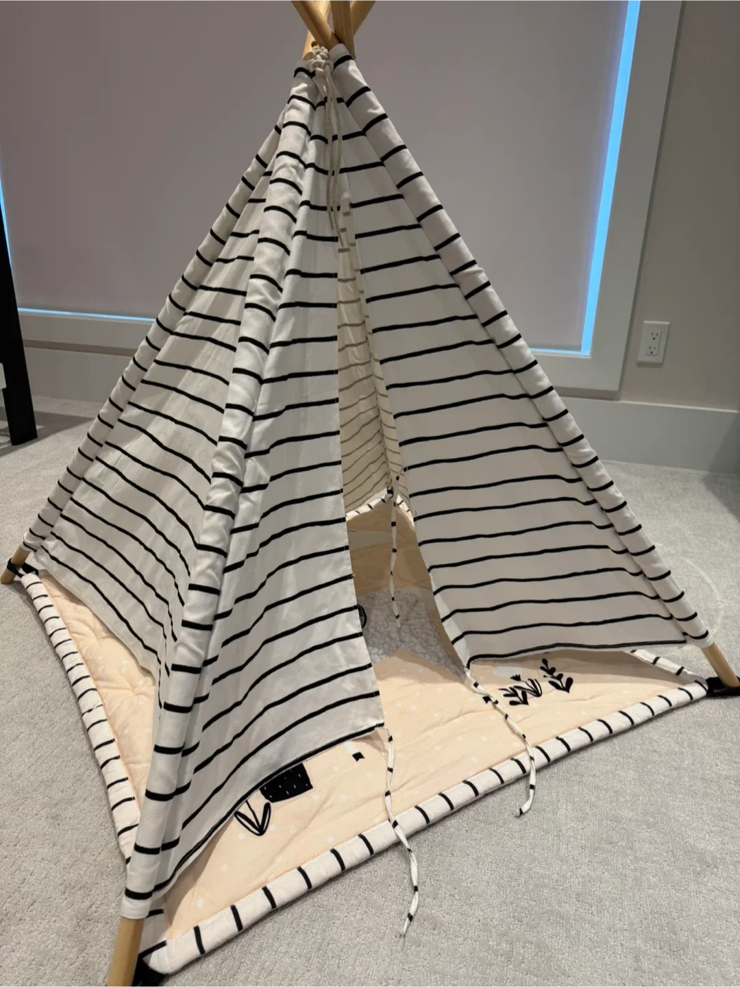 Kids' Teepee Tent with Llama Design