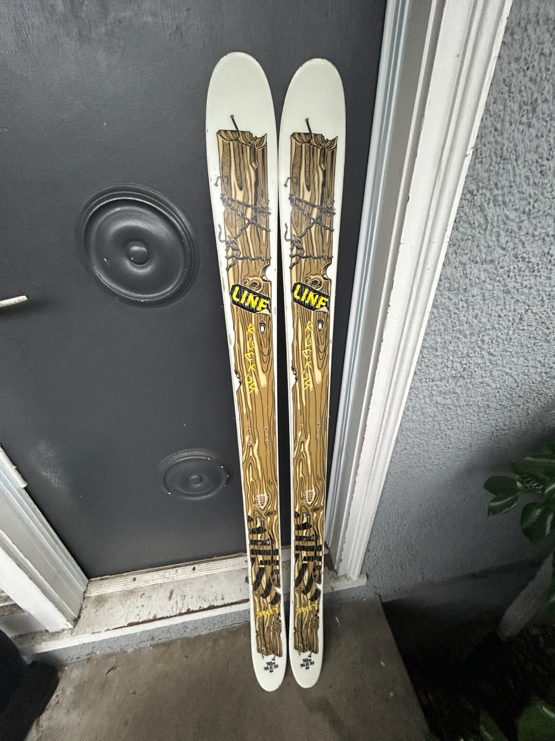 Line Skis - Great Condition - photo 2