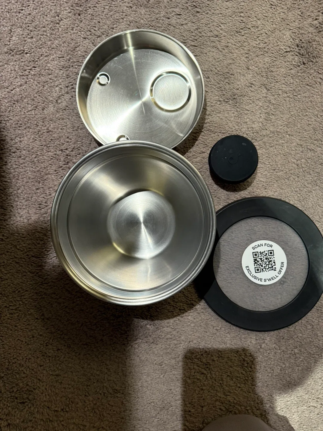 S'well Pink travel salad Bowl with Lid image indicator(2)