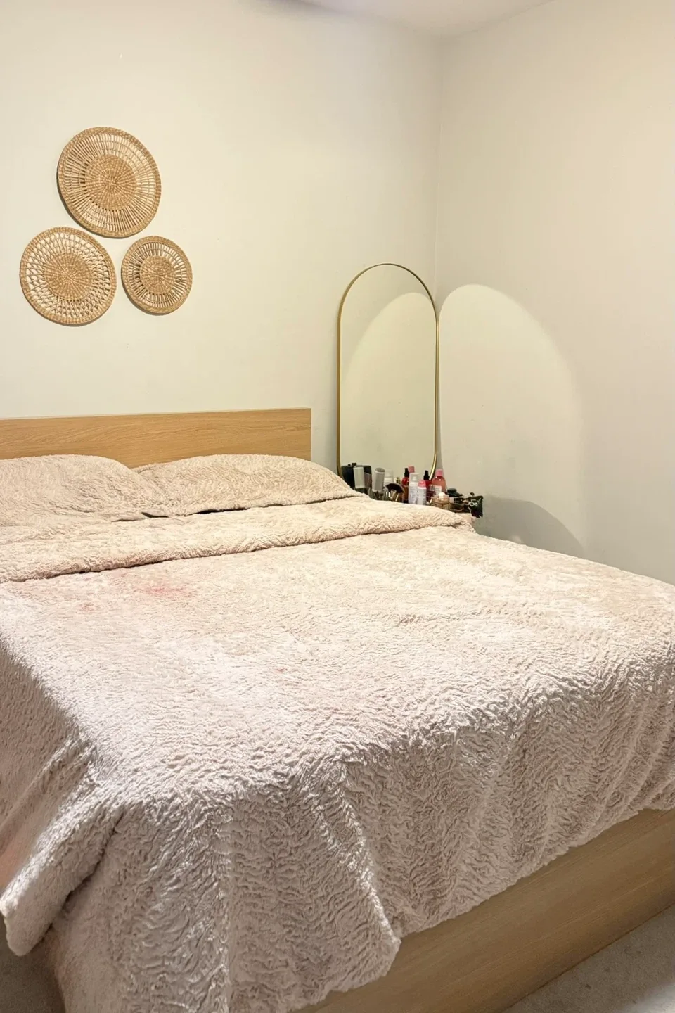 IKEA Hemnes Bed Frame & Nightstand image indicator(4)