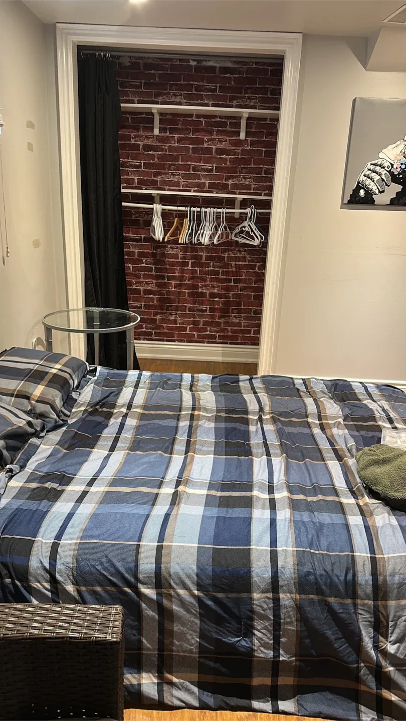 Bachelor for rent near Mavis and 407 image indicator(7)