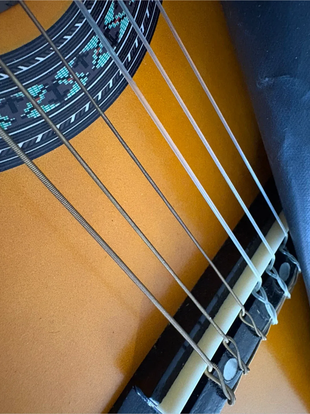 CNBLUE kids beginner Acoustic Guitar with Case image indicator(7)