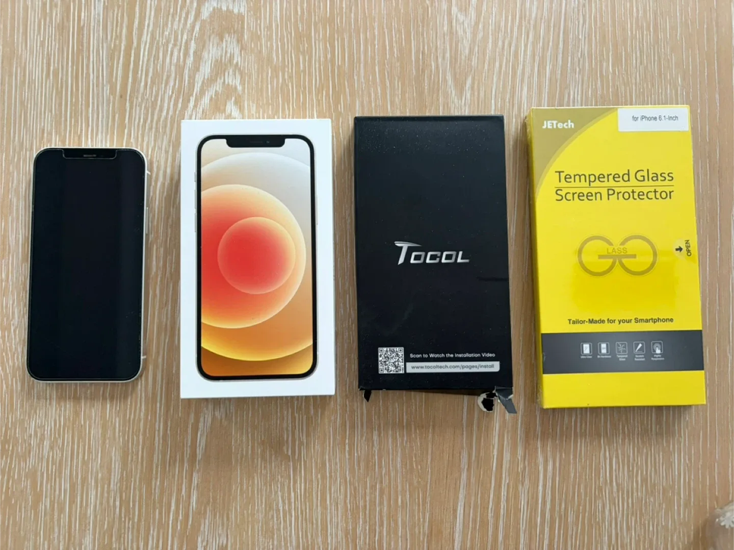 Unlocked iPhone 12 64GB White + 5 Screen Protectors image indicator(3)