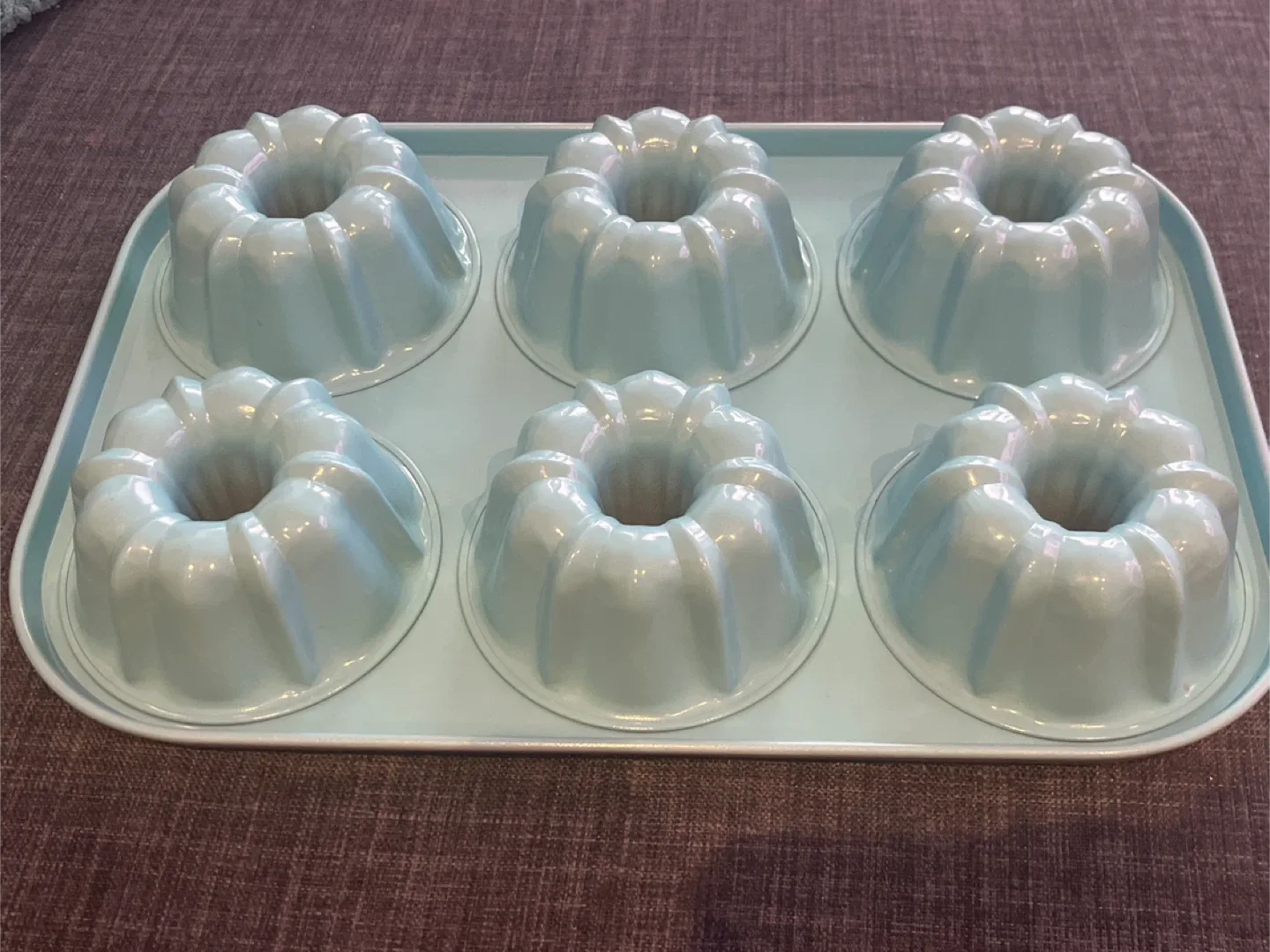 Pampered Chef Mini Fluted Cake Pan - 6 Cup image indicator(4)