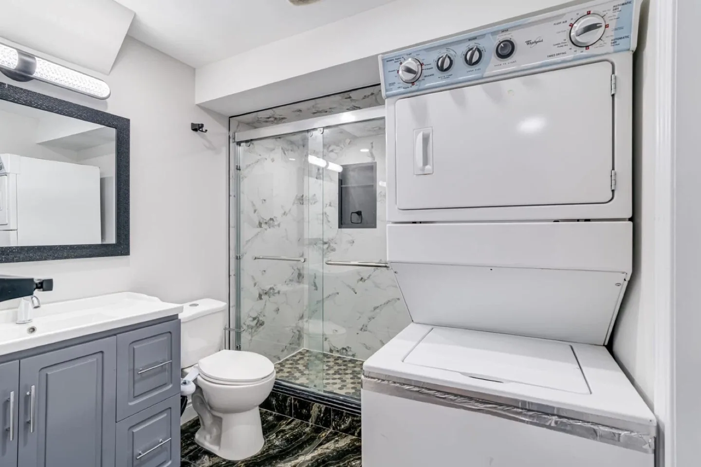 Freshly Renovated 2-Bedroom, 1-bathroom Walk-In Basement image indicator(7)