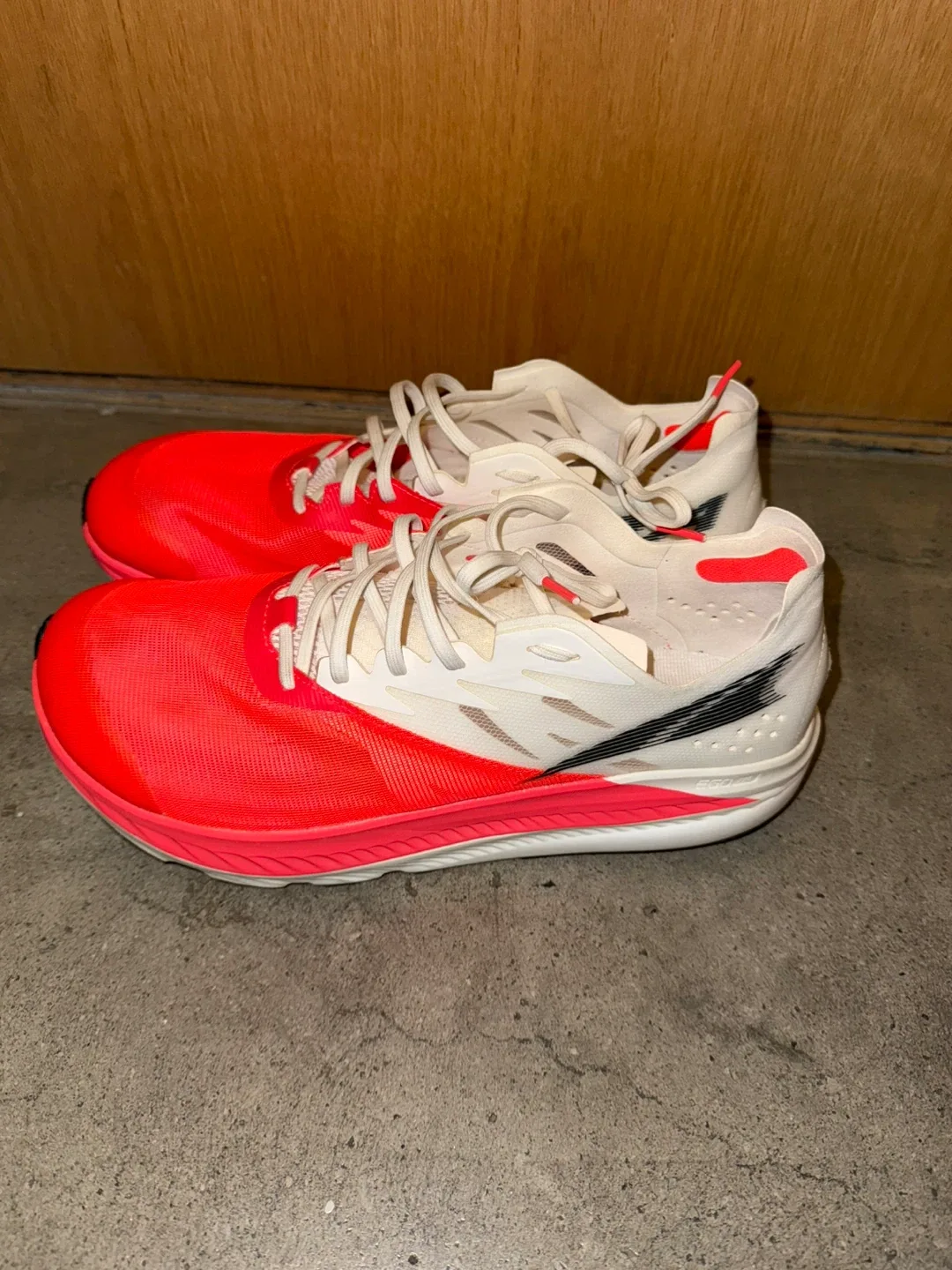 ALTRA Vanish Carbon 2 - Men's White / Coral - Size 11.5 image indicator(2)