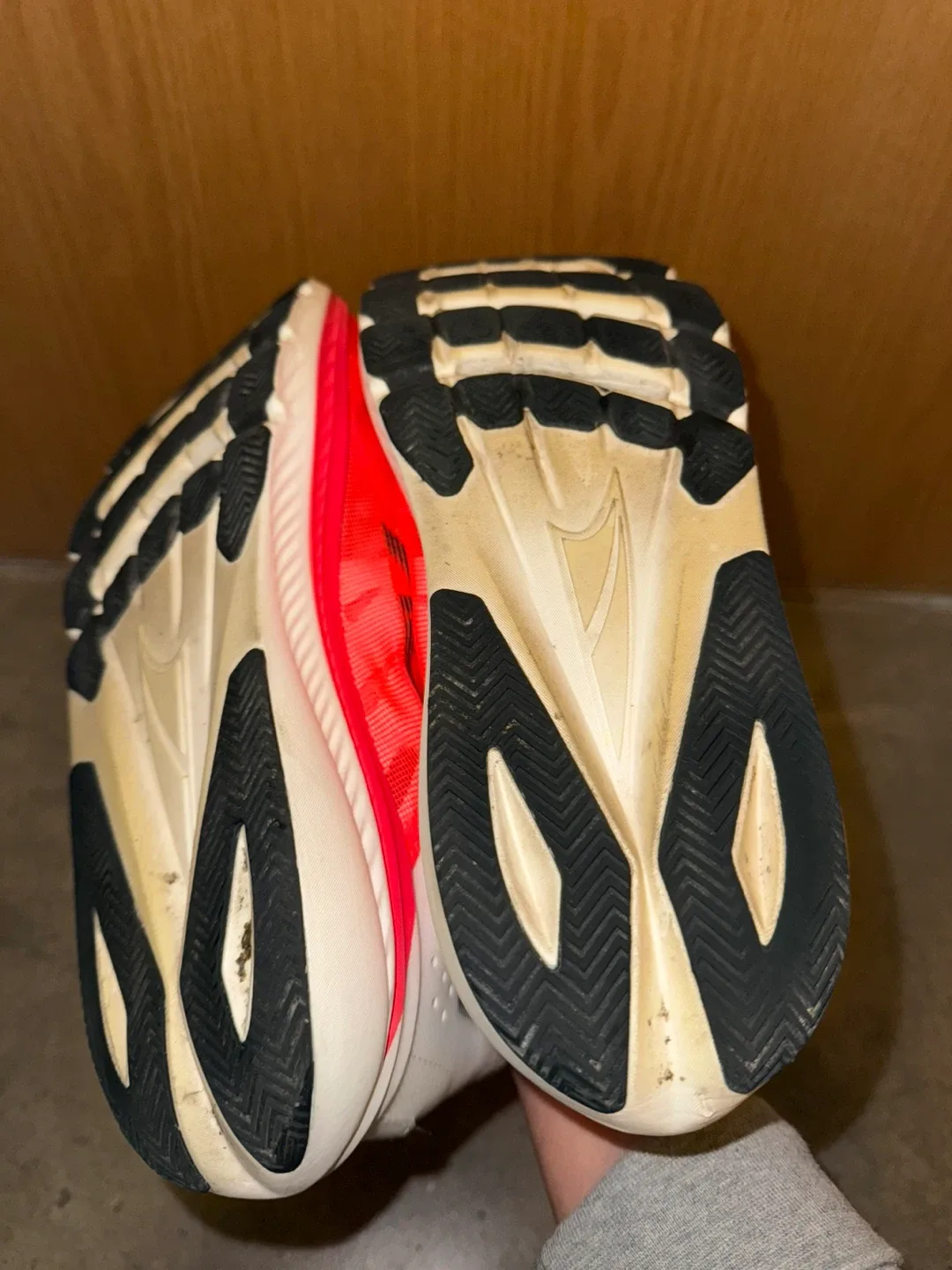 ALTRA Vanish Carbon 2 - Men's White / Coral - Size 11.5 image indicator(3)